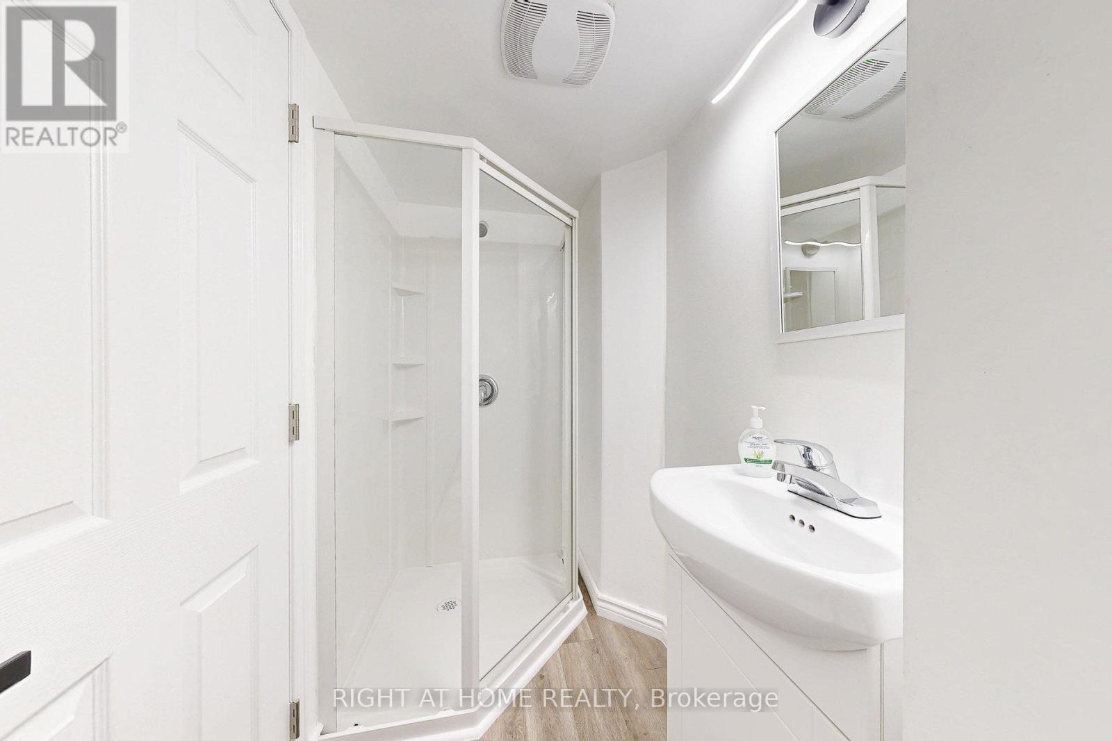 4324 Fairview Street, Burlington, Ontario  L7L 7A2 - Photo 40 - W12455679
