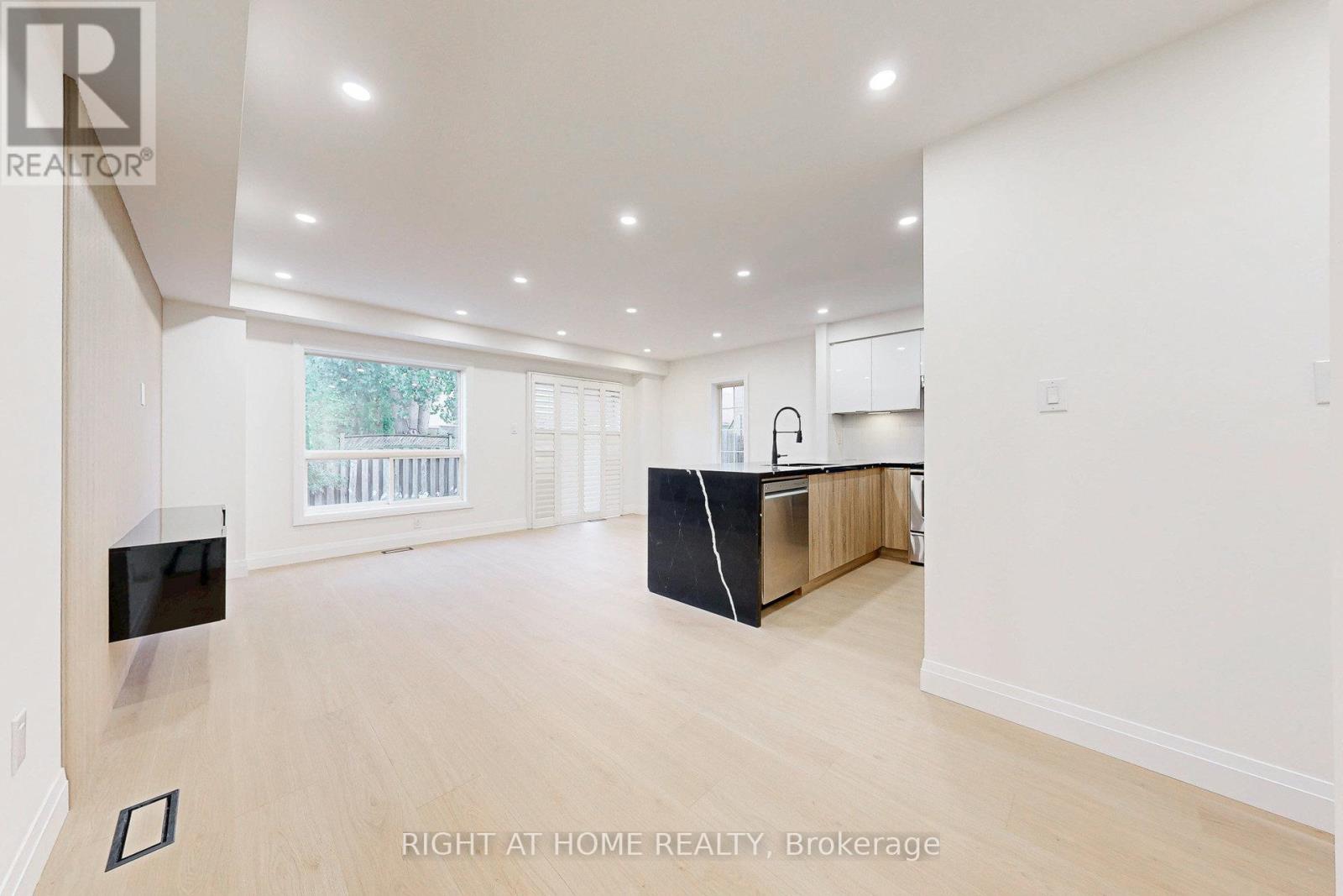 4324 Fairview Street, Burlington, Ontario  L7L 7A2 - Photo 7 - W12455679