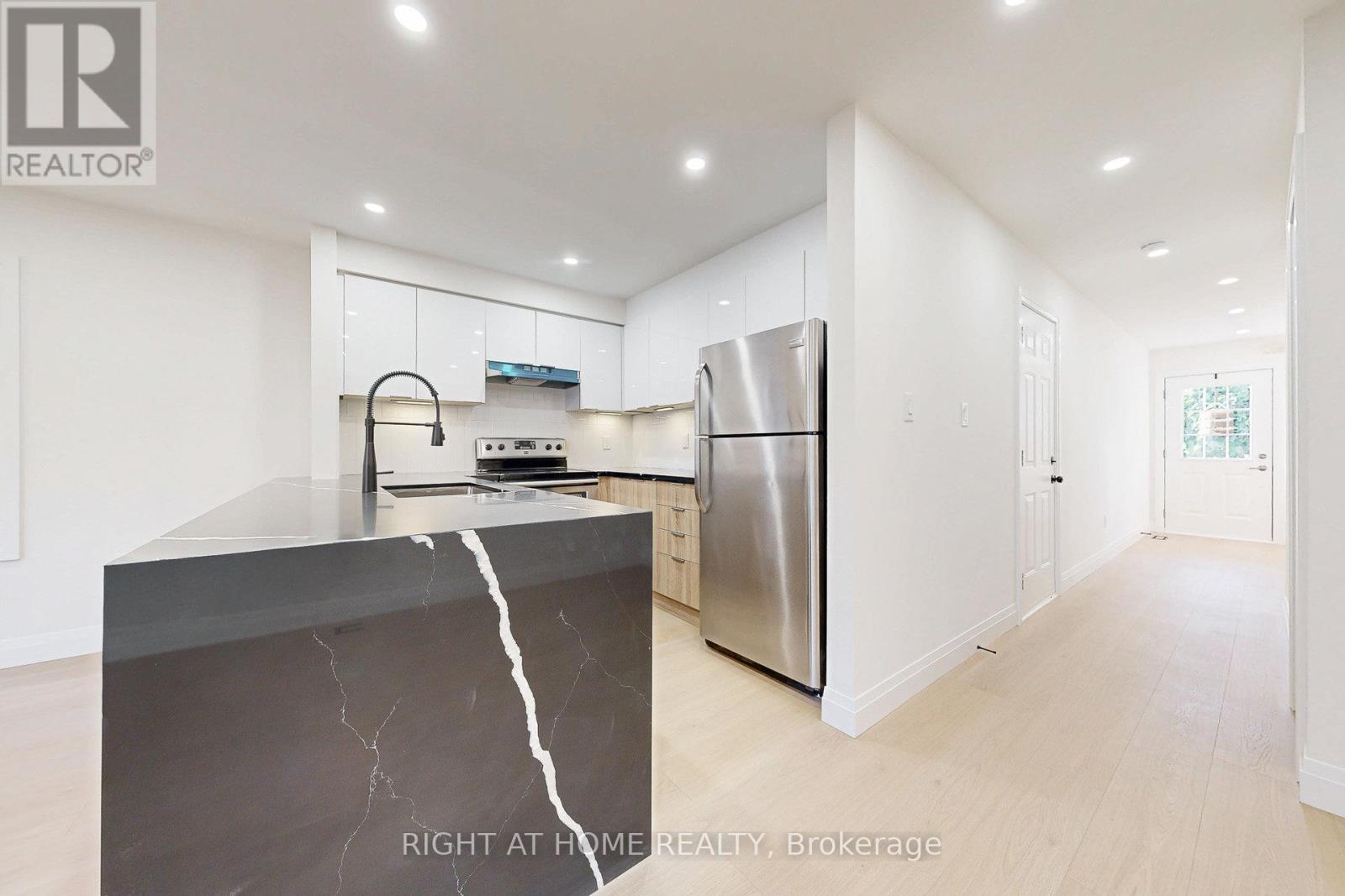 4324 Fairview Street, Burlington, Ontario  L7L 7A2 - Photo 8 - W12455679