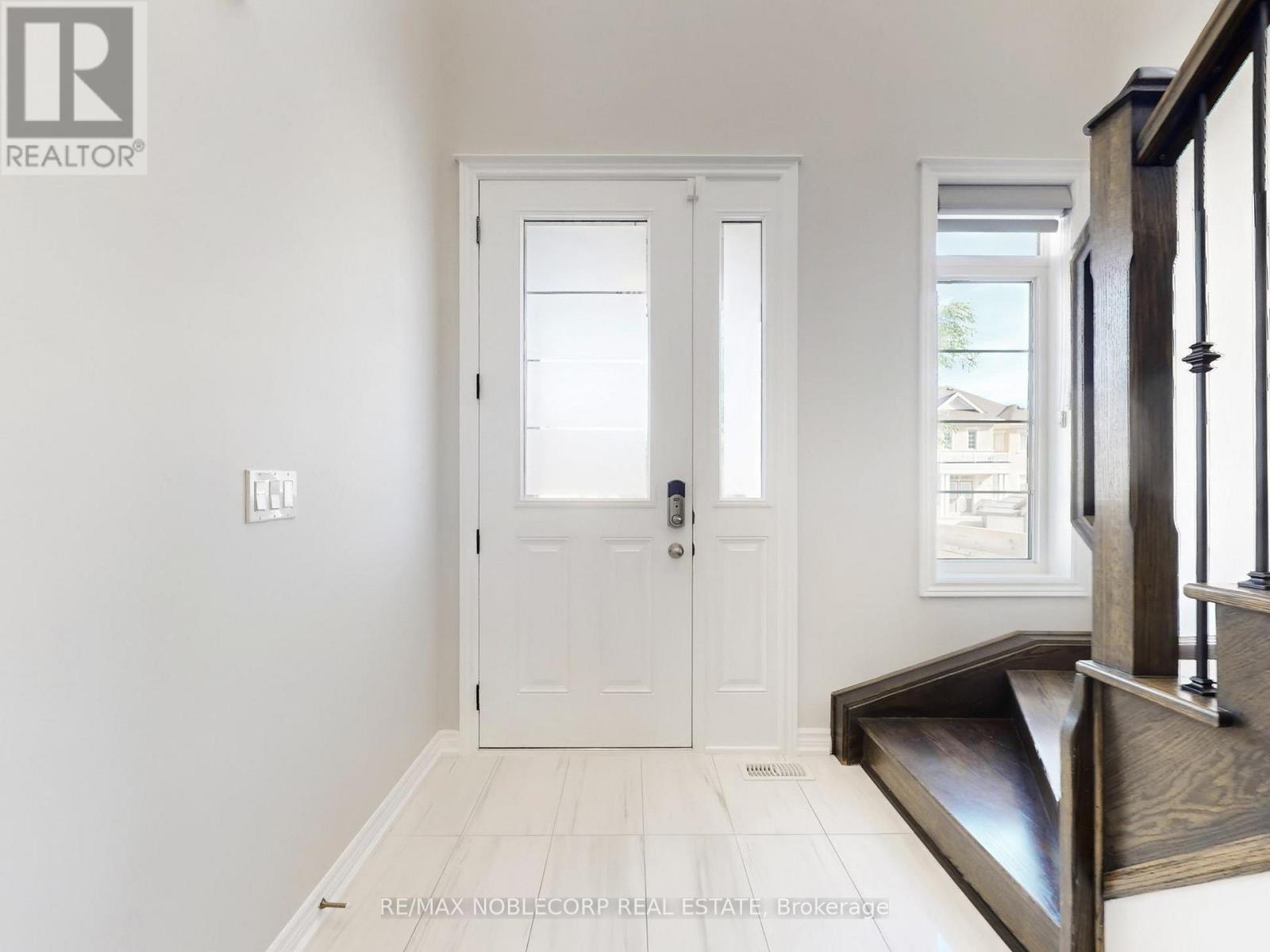 593 Settlers Road W, Oakville, Ontario  L6M 4K6 - Photo 3 - W12455681