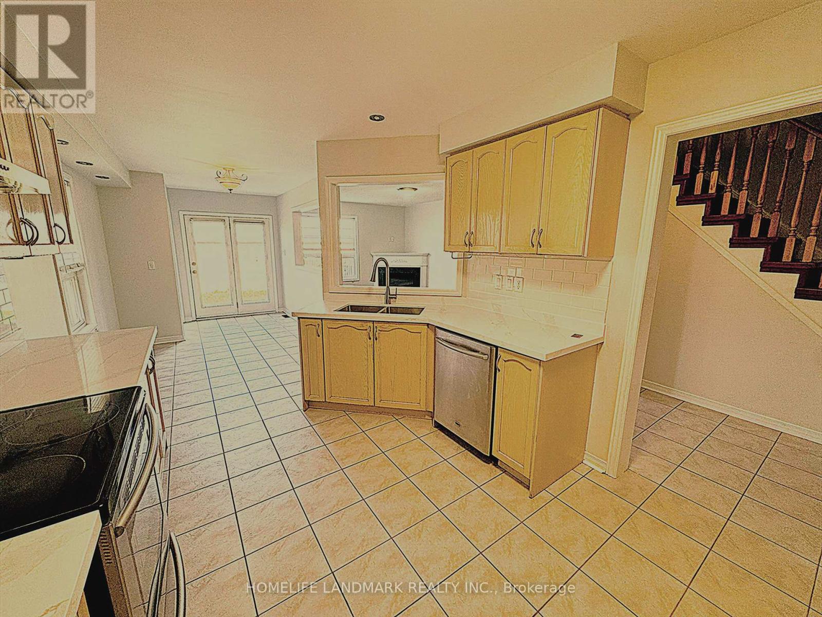 60 Cariglia Trail, Markham, Ontario  L3R 4W8 - Photo 10 - N12424669