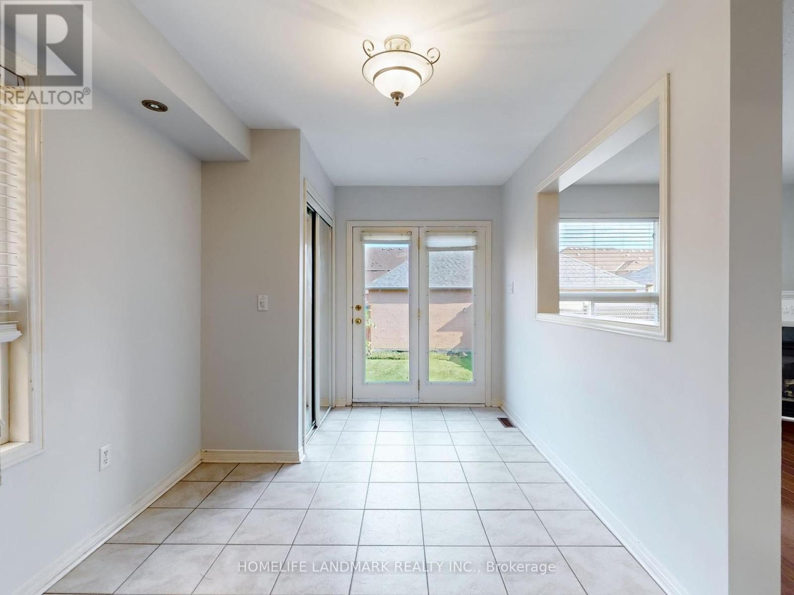 60 Cariglia Trail, Markham, Ontario  L3R 4W8 - Photo 14 - N12424669