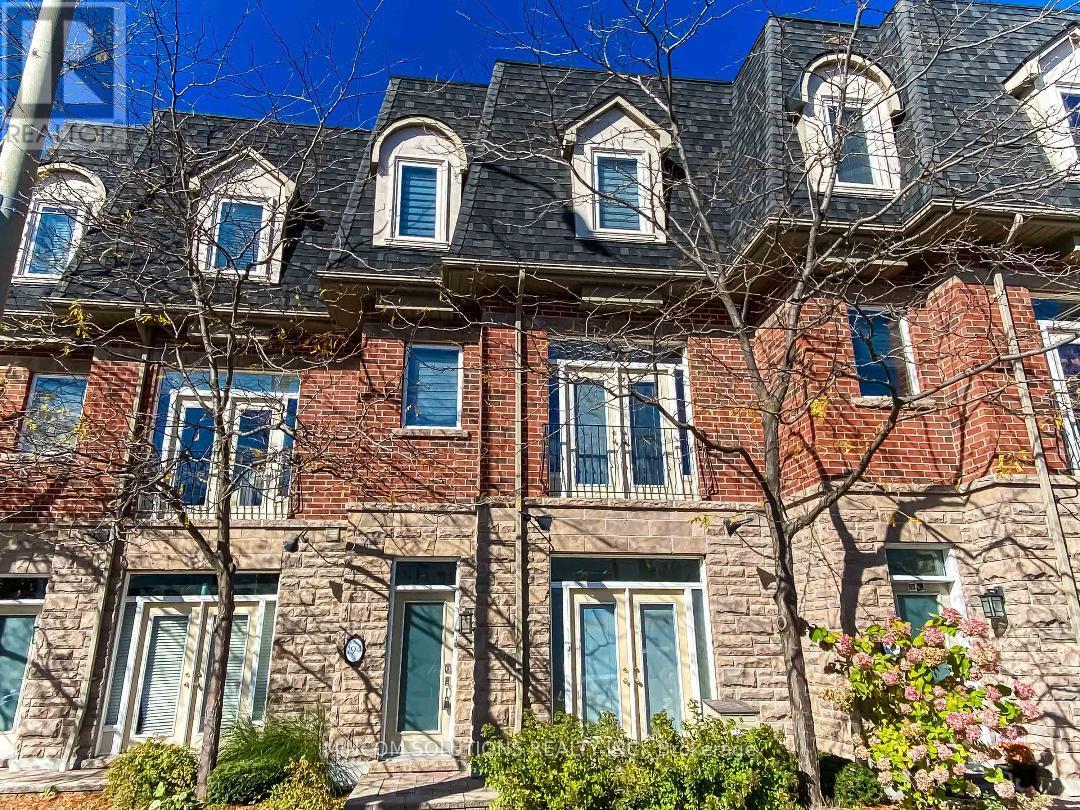 194 Lakeshore Road W, Mississauga (Port Credit), Ontario  L5H 1G6 - Photo 3 - W12420611