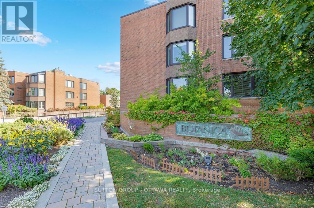 UNIT 62 - 261 BOTANICA PRIVATE, Ottawa, Ontario
