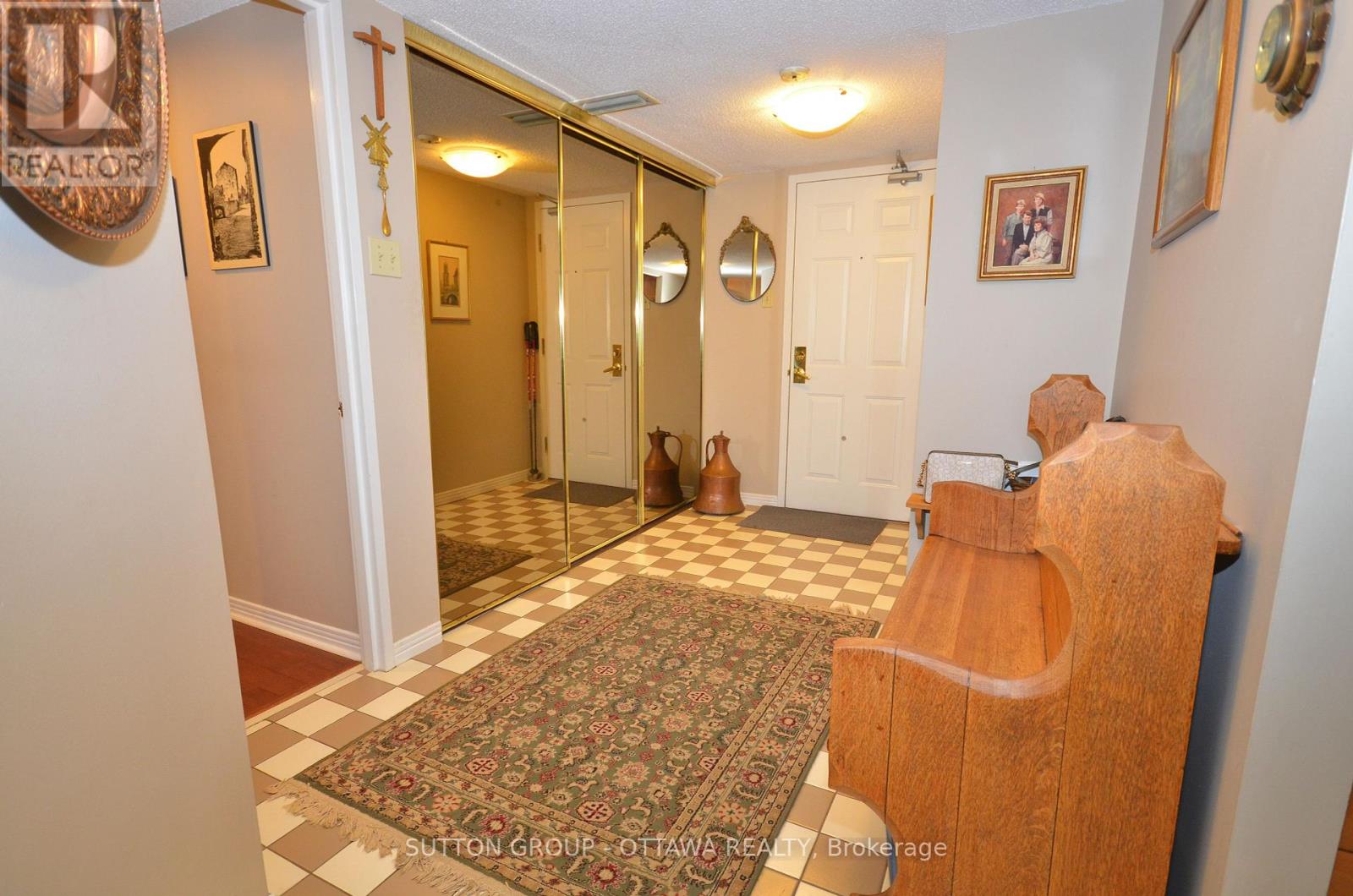 Unit 62 - 261 Botanica Private, Ottawa, Ontario  K1Y 4P9 - Photo 3 - X12455698