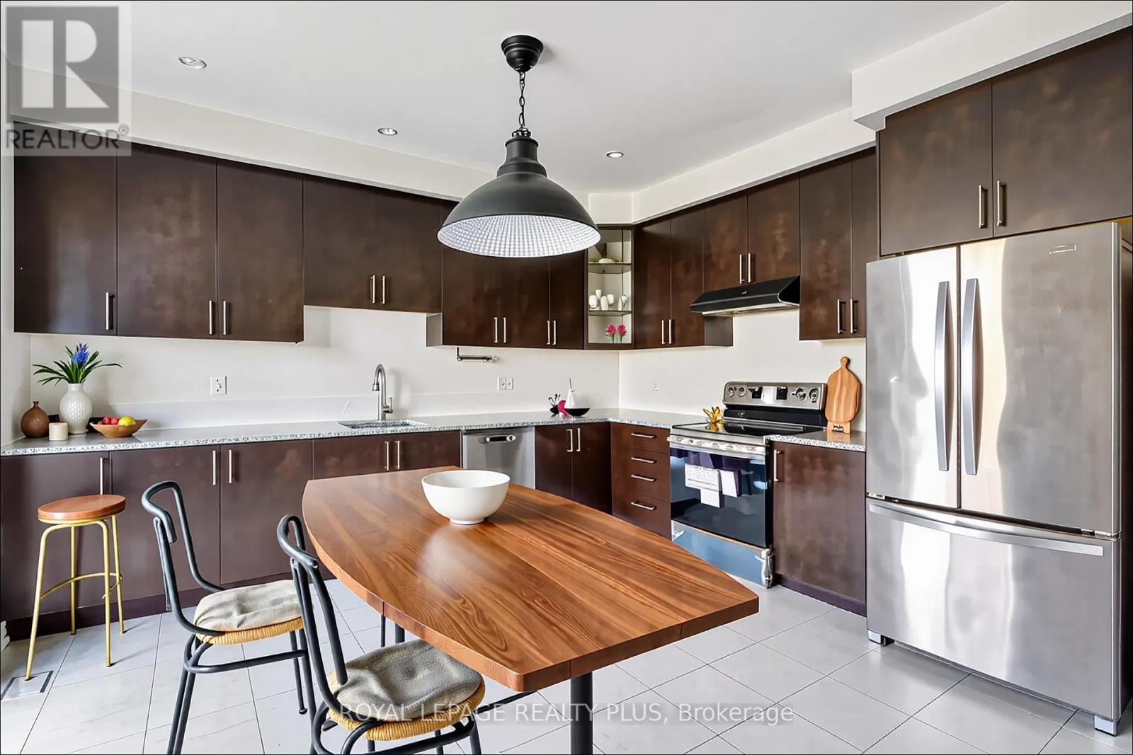 267 Grovehill Crescent, Kitchener, Ontario  N2R 0K8 - Photo 17 - X12455675