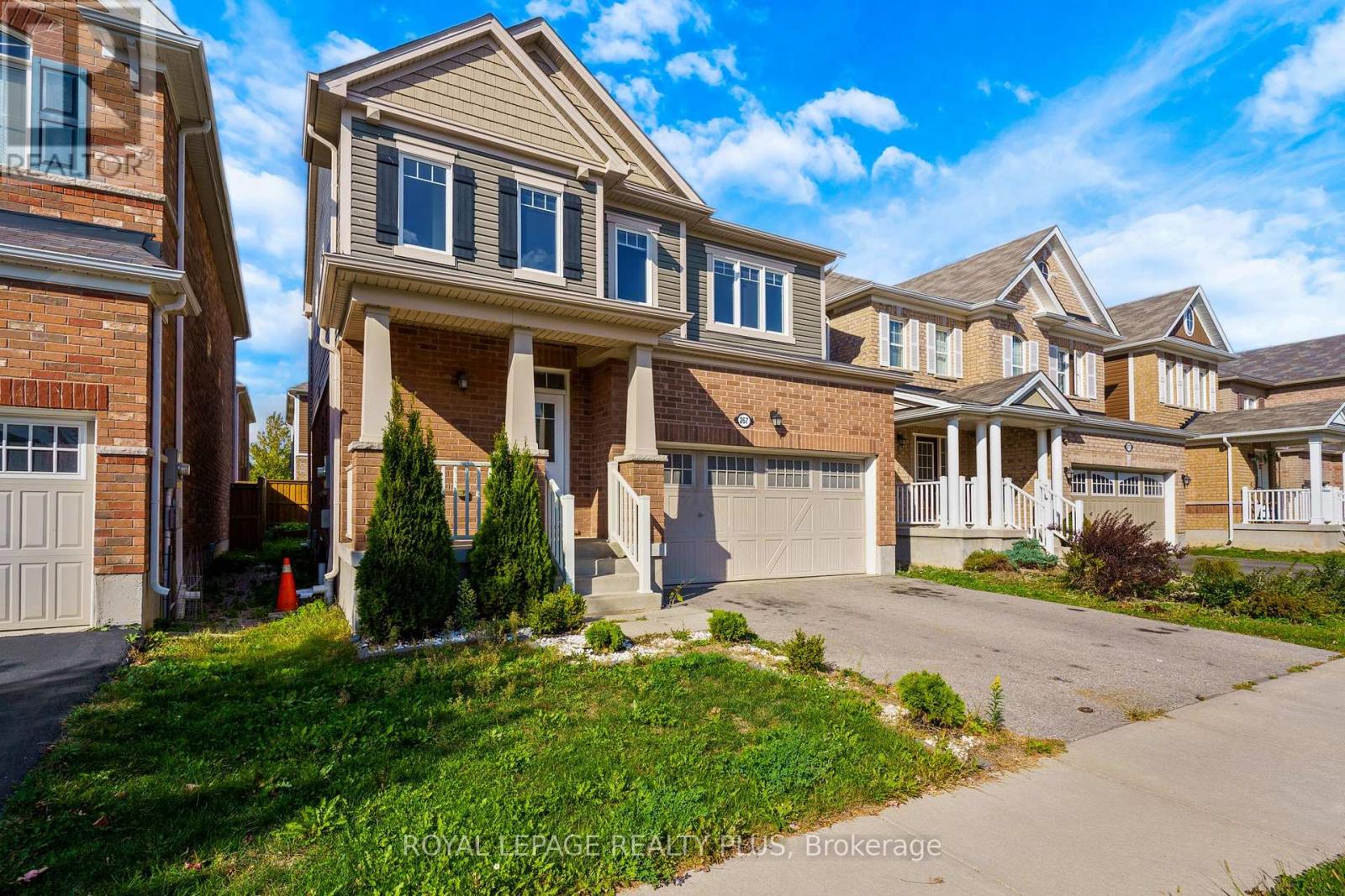 267 Grovehill Crescent, Kitchener, Ontario  N2R 0K8 - Photo 2 - X12455675