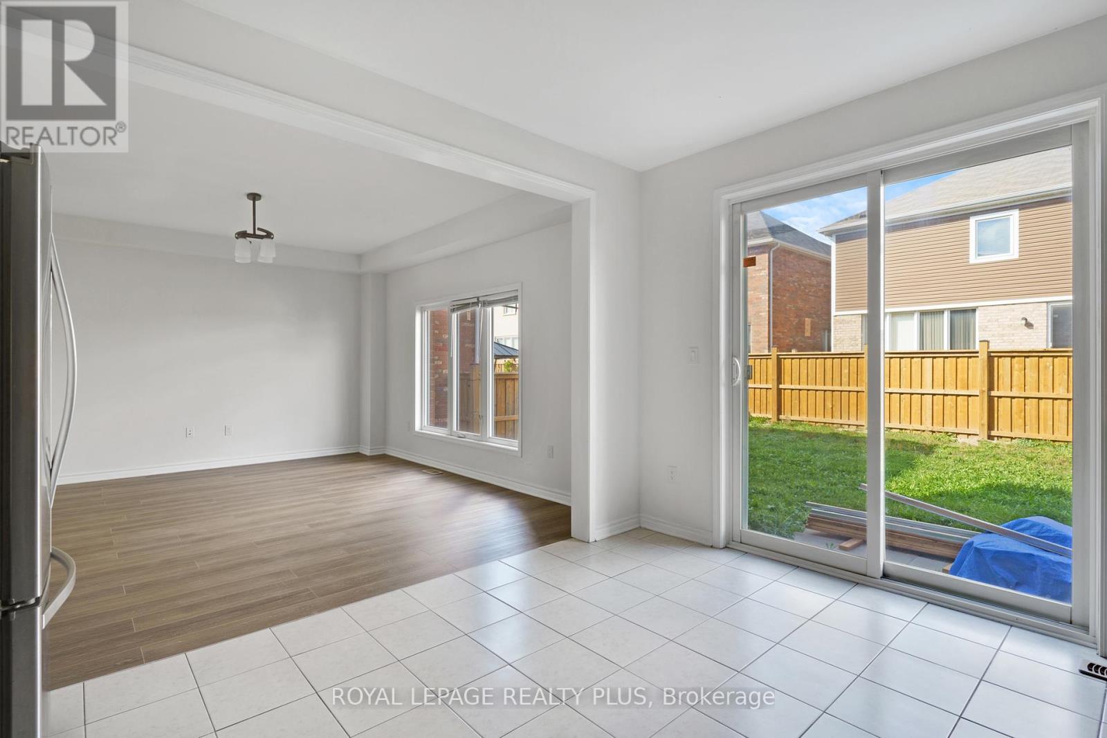 267 Grovehill Crescent, Kitchener, Ontario  N2R 0K8 - Photo 21 - X12455675