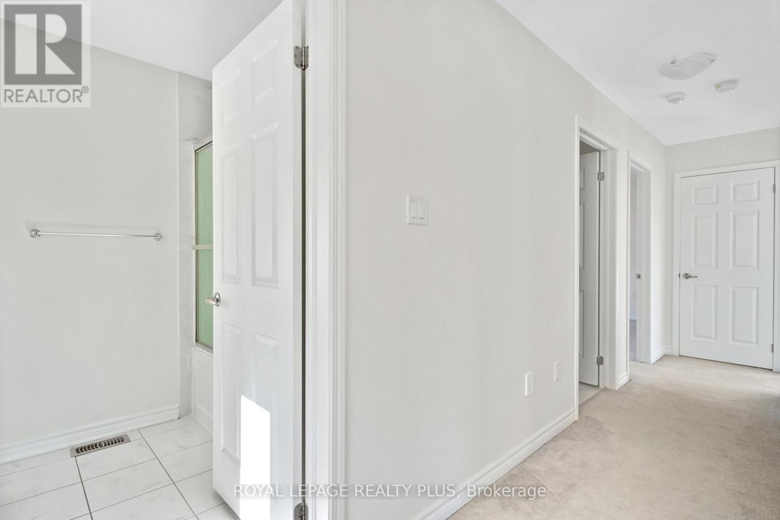 267 Grovehill Crescent, Kitchener, Ontario  N2R 0K8 - Photo 23 - X12455675