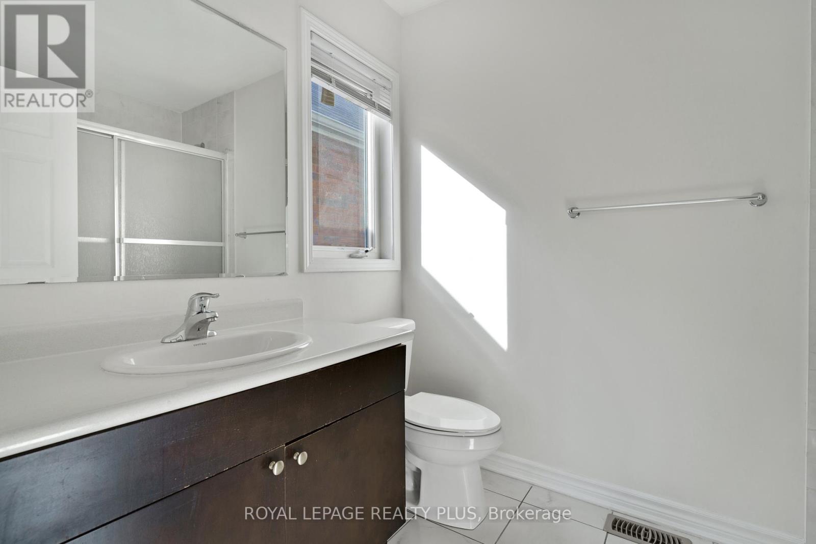 267 Grovehill Crescent, Kitchener, Ontario  N2R 0K8 - Photo 24 - X12455675