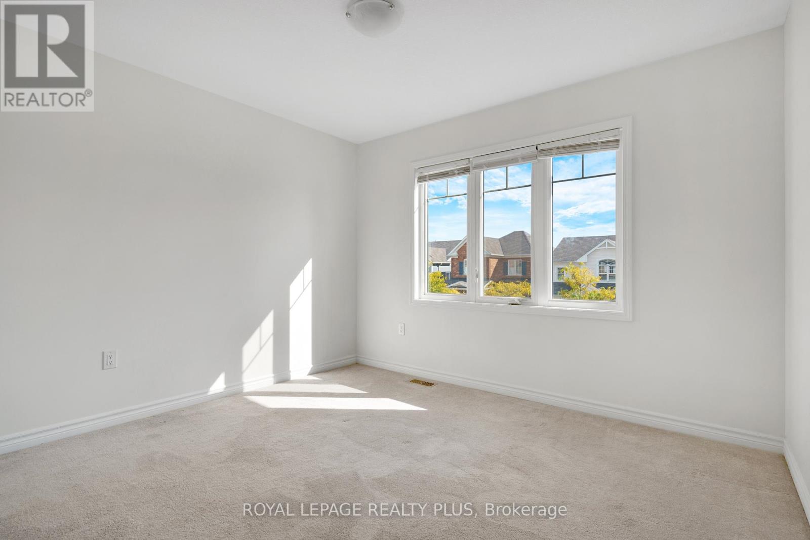 267 Grovehill Crescent, Kitchener, Ontario  N2R 0K8 - Photo 31 - X12455675