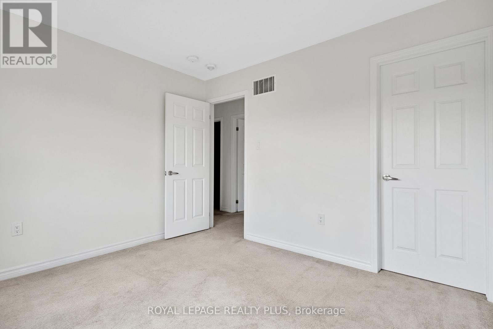 267 Grovehill Crescent, Kitchener, Ontario  N2R 0K8 - Photo 33 - X12455675