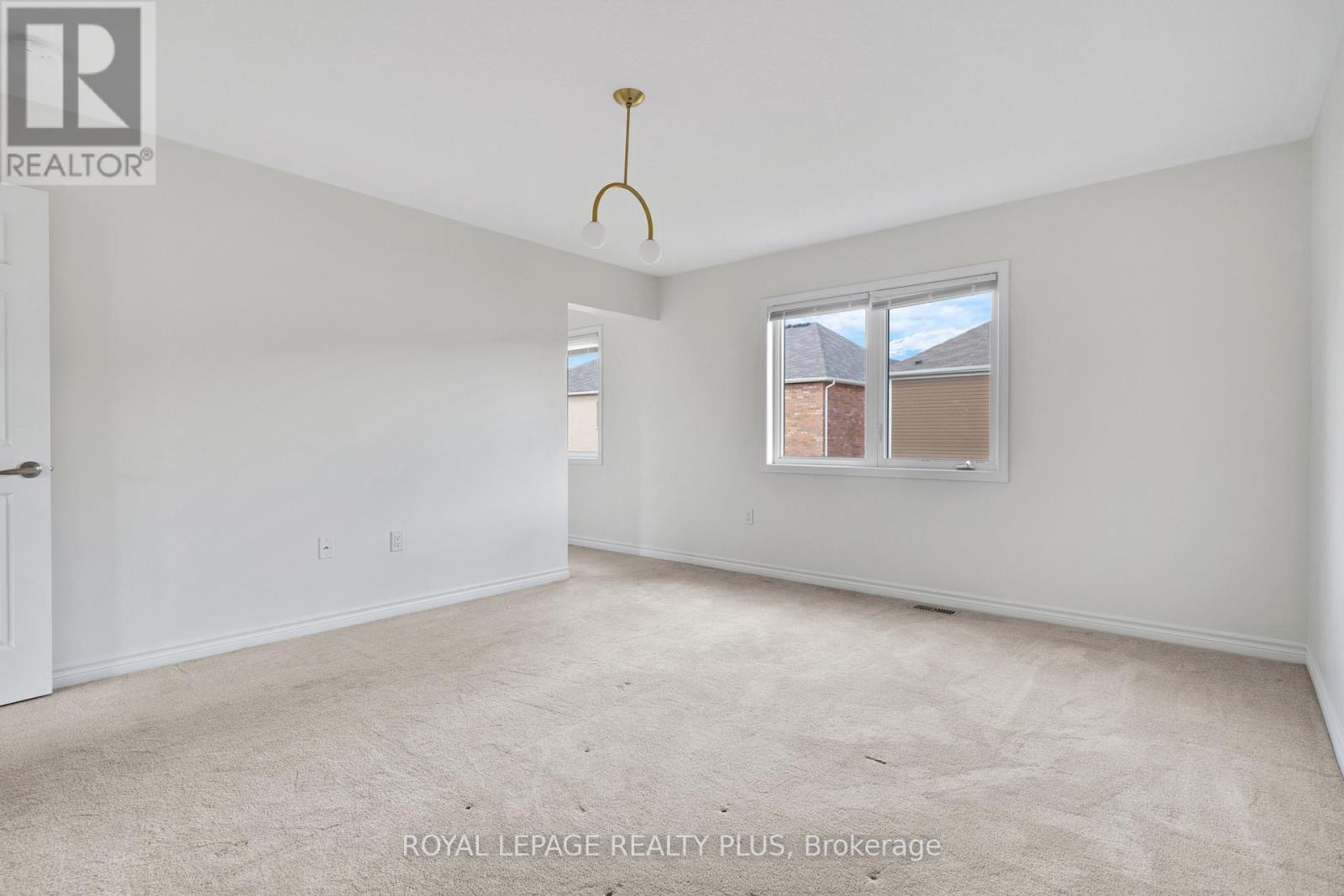 267 Grovehill Crescent, Kitchener, Ontario  N2R 0K8 - Photo 37 - X12455675