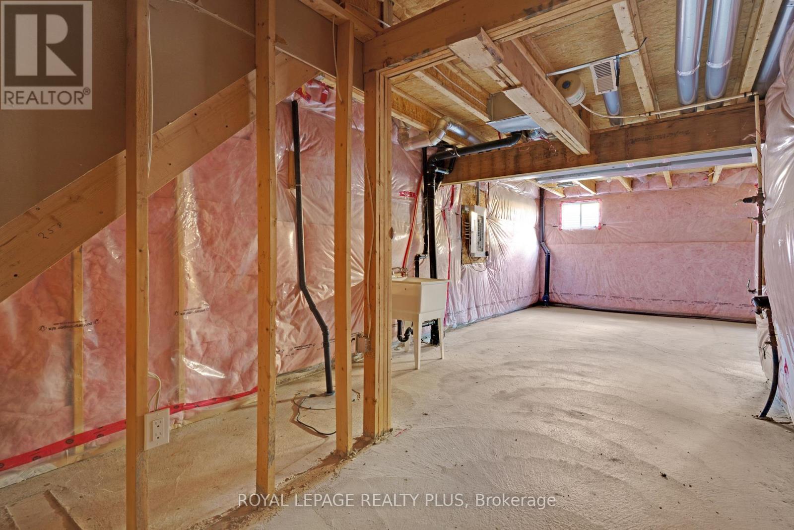 267 Grovehill Crescent, Kitchener, Ontario  N2R 0K8 - Photo 43 - X12455675