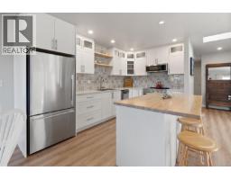 6 10008 Third St Wildwood Close, Sidney, Ca