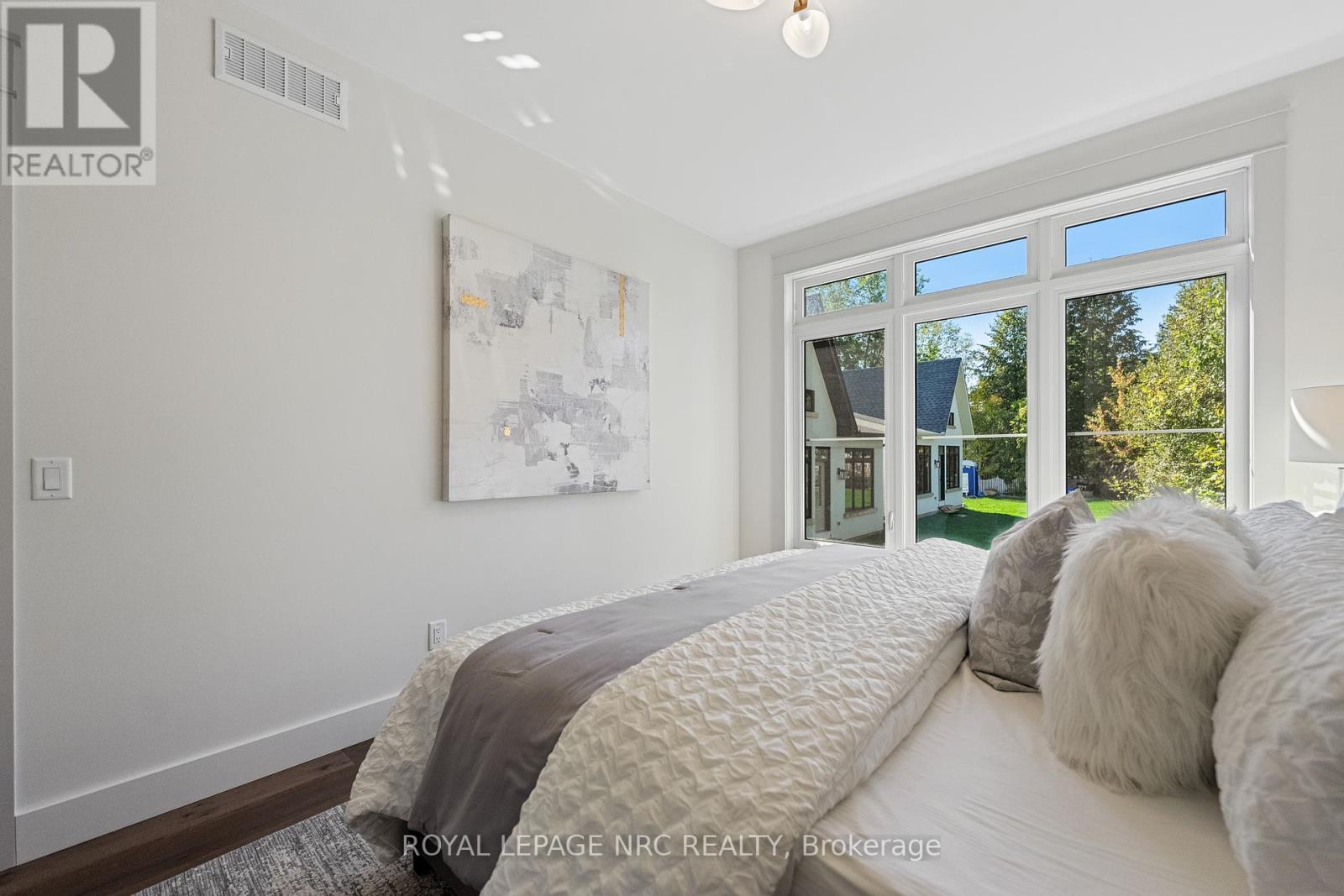 281 Elmwood Avenue, Fort Erie (Crystal Beach), Ontario  L0S 1B0 - Photo 25 - X12455695