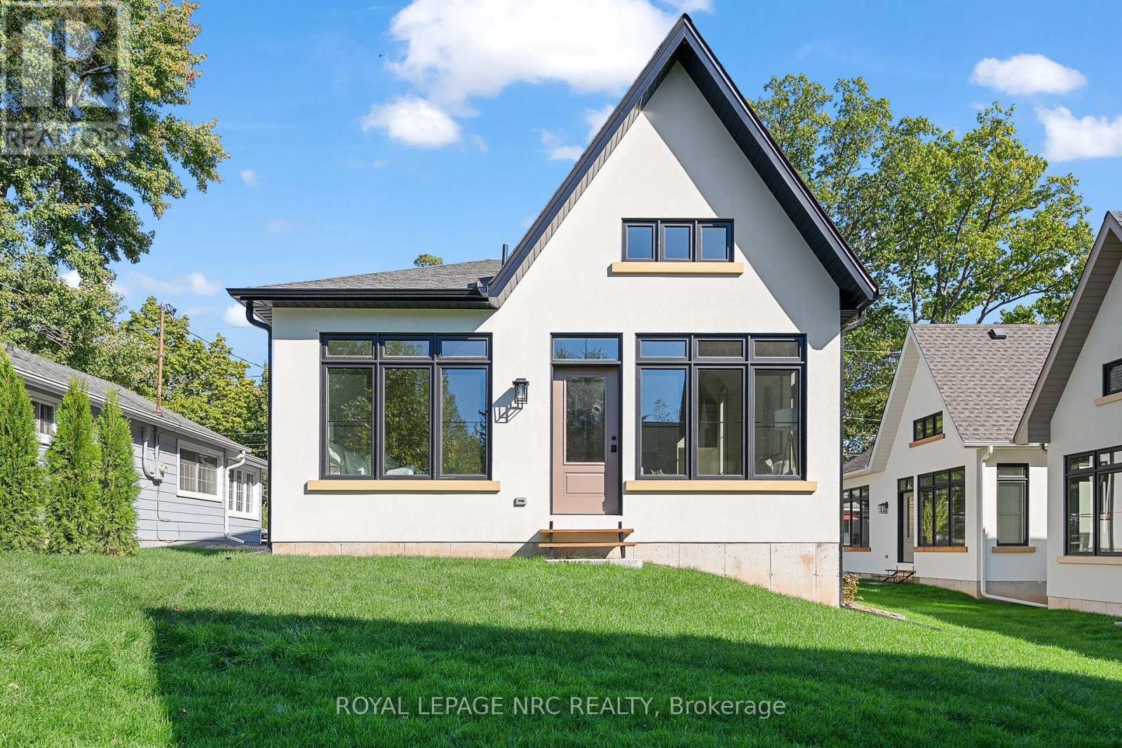 281 Elmwood Avenue, Fort Erie (Crystal Beach), Ontario  L0S 1B0 - Photo 33 - X12455695