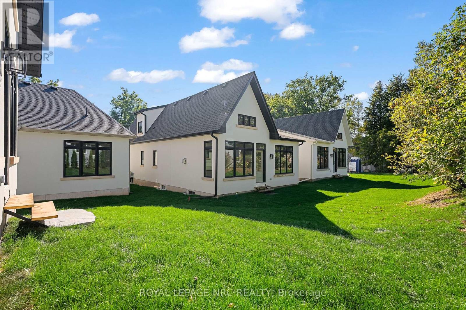 281 Elmwood Avenue, Fort Erie (Crystal Beach), Ontario  L0S 1B0 - Photo 35 - X12455695