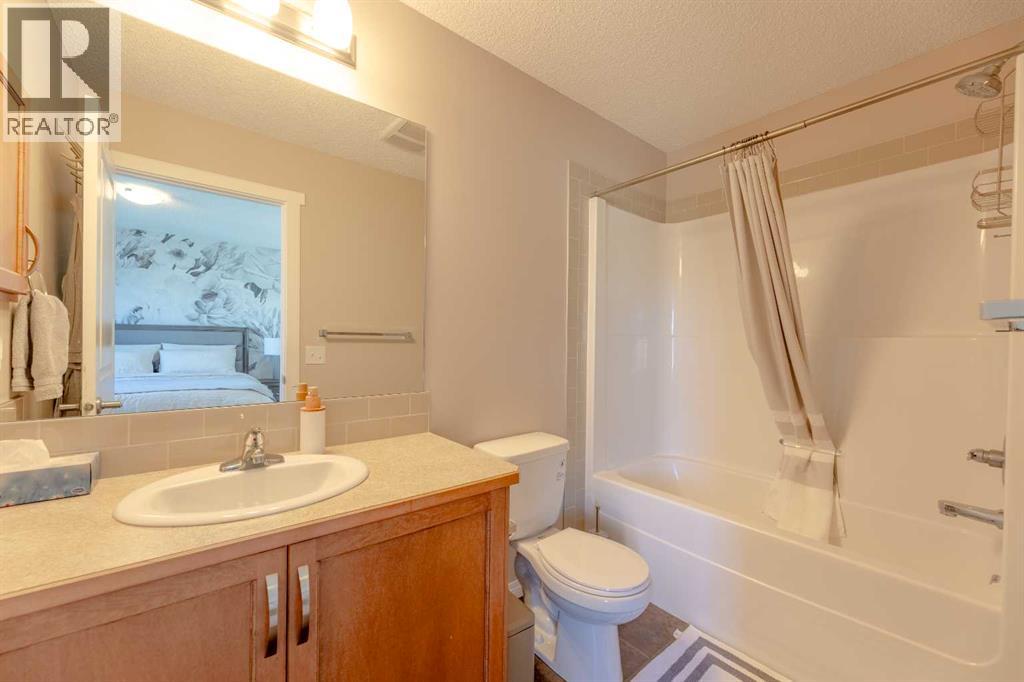 1402 Clover Link, Carstairs, Alberta  T0M 0N0 - Photo 16 - A2262960