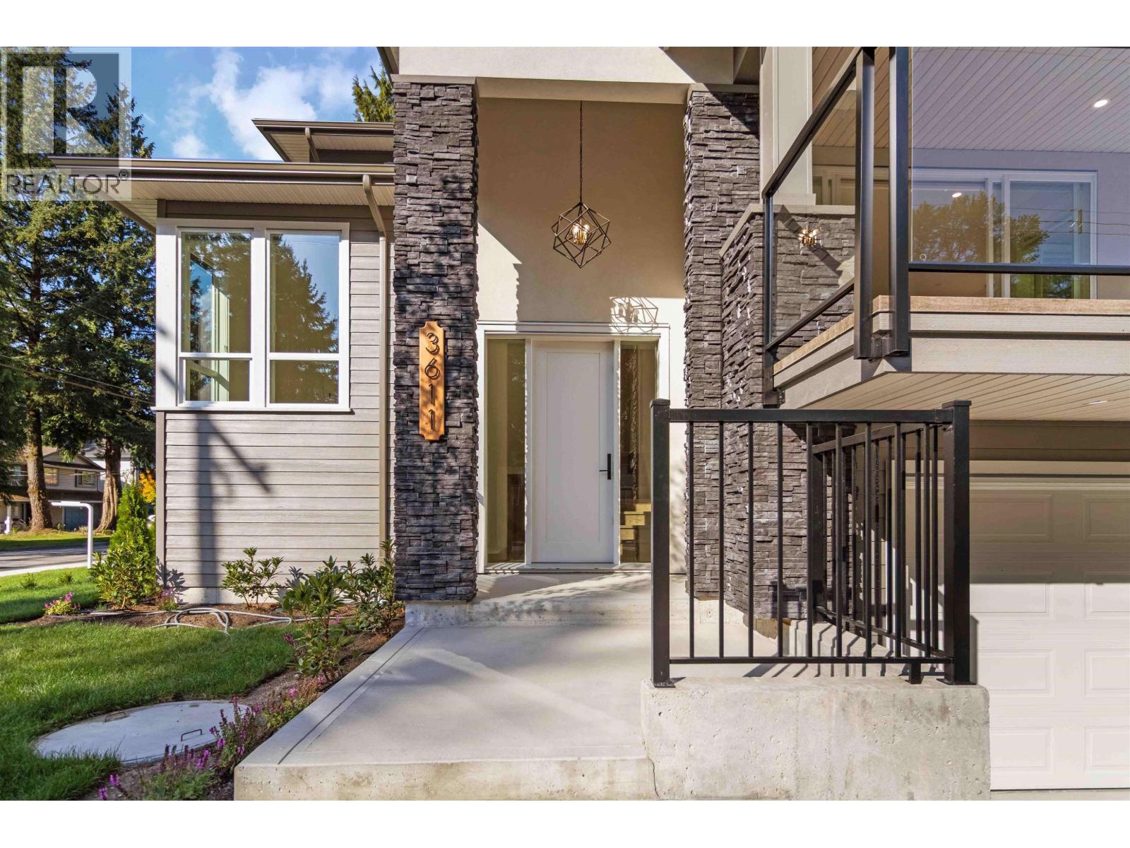 765 Patricia Avenue, Port Coquitlam, British Columbia  V3B 0V4 - Photo 1 - R3057288