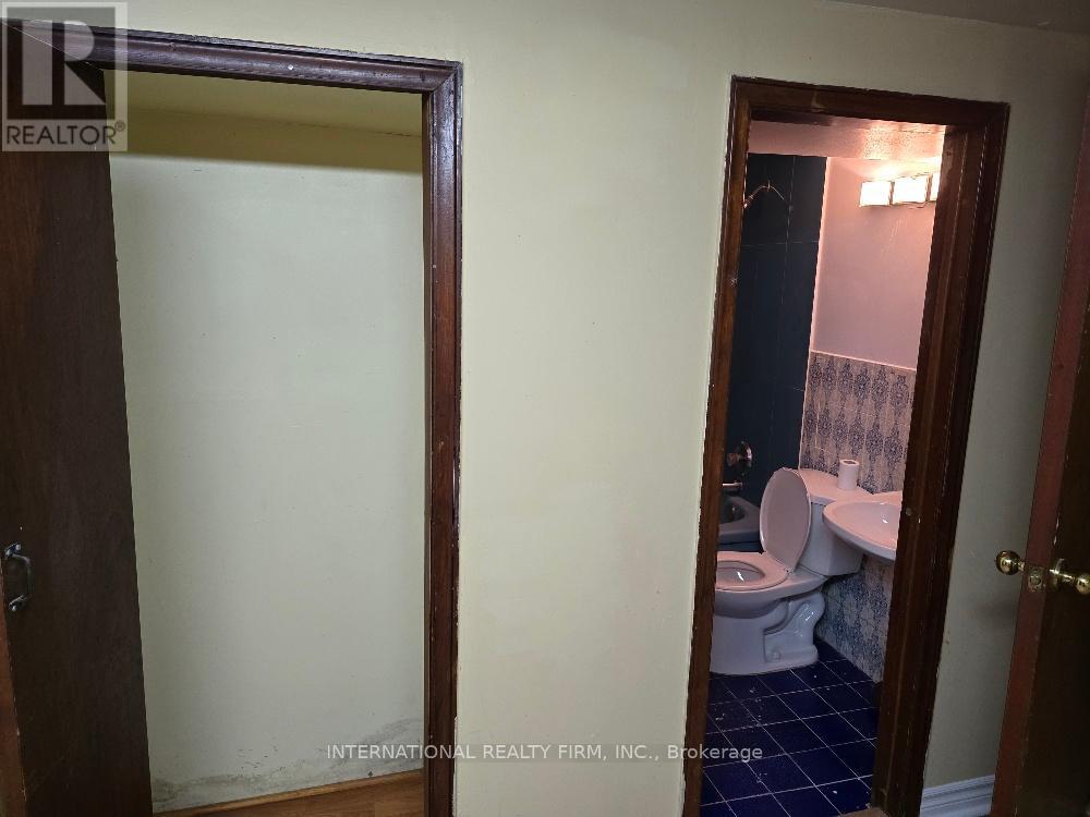 607b Coldstream Avenue, Toronto, Ontario  M6B 2L1 - Photo 11 - C12455688