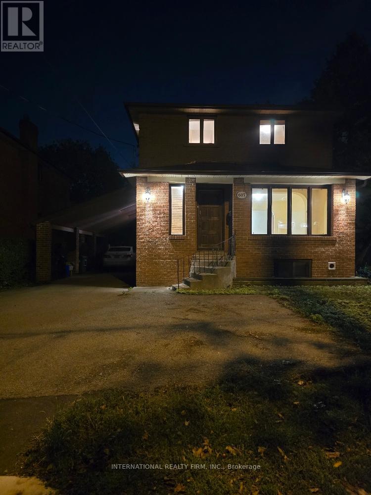 607b Coldstream Avenue, Toronto, Ontario  M6B 2L1 - Photo 13 - C12455688