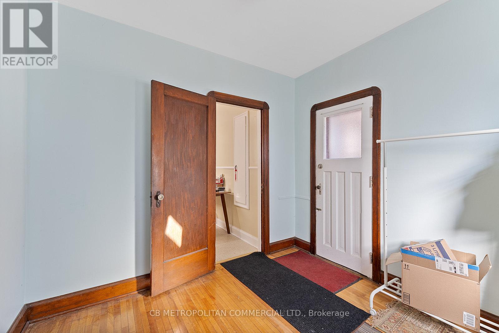 17 Augusta Avenue, Toronto, Ontario  M5T 2K7 - Photo 12 - C12455702