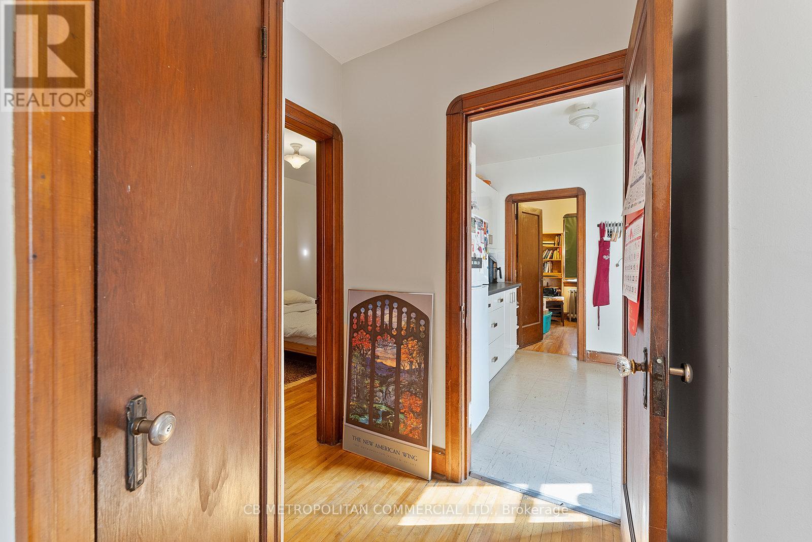 17 Augusta Avenue, Toronto, Ontario  M5T 2K7 - Photo 14 - C12455702