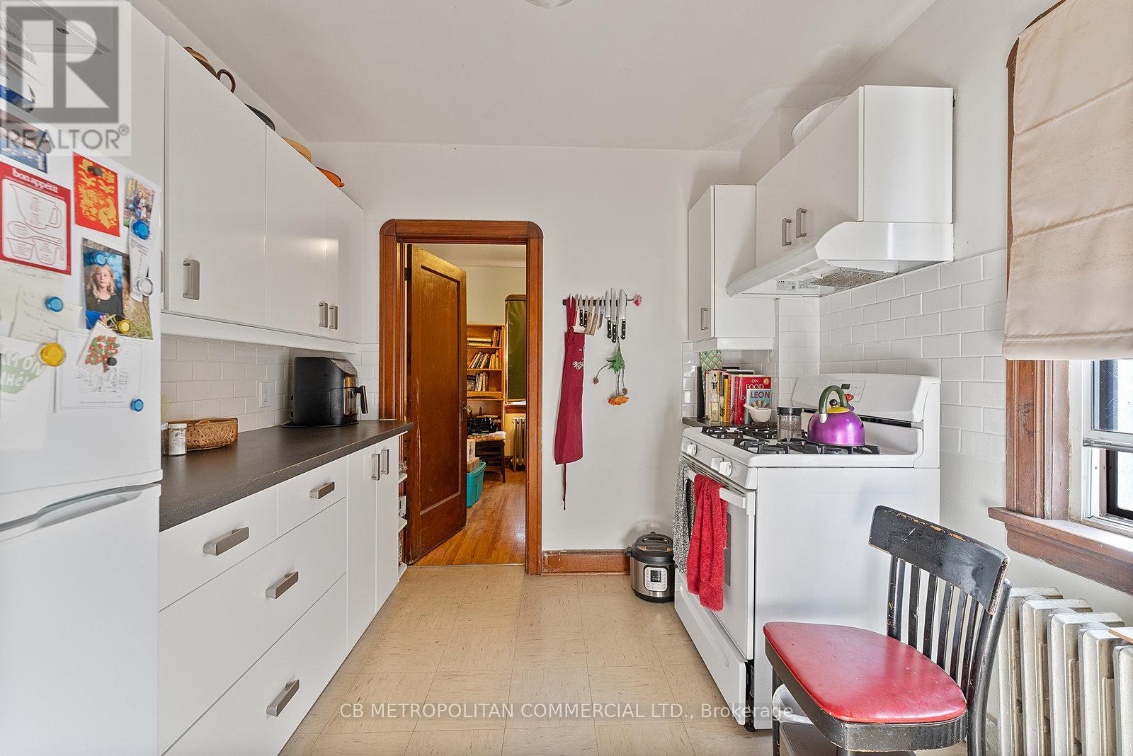 17 Augusta Avenue, Toronto, Ontario  M5T 2K7 - Photo 15 - C12455702