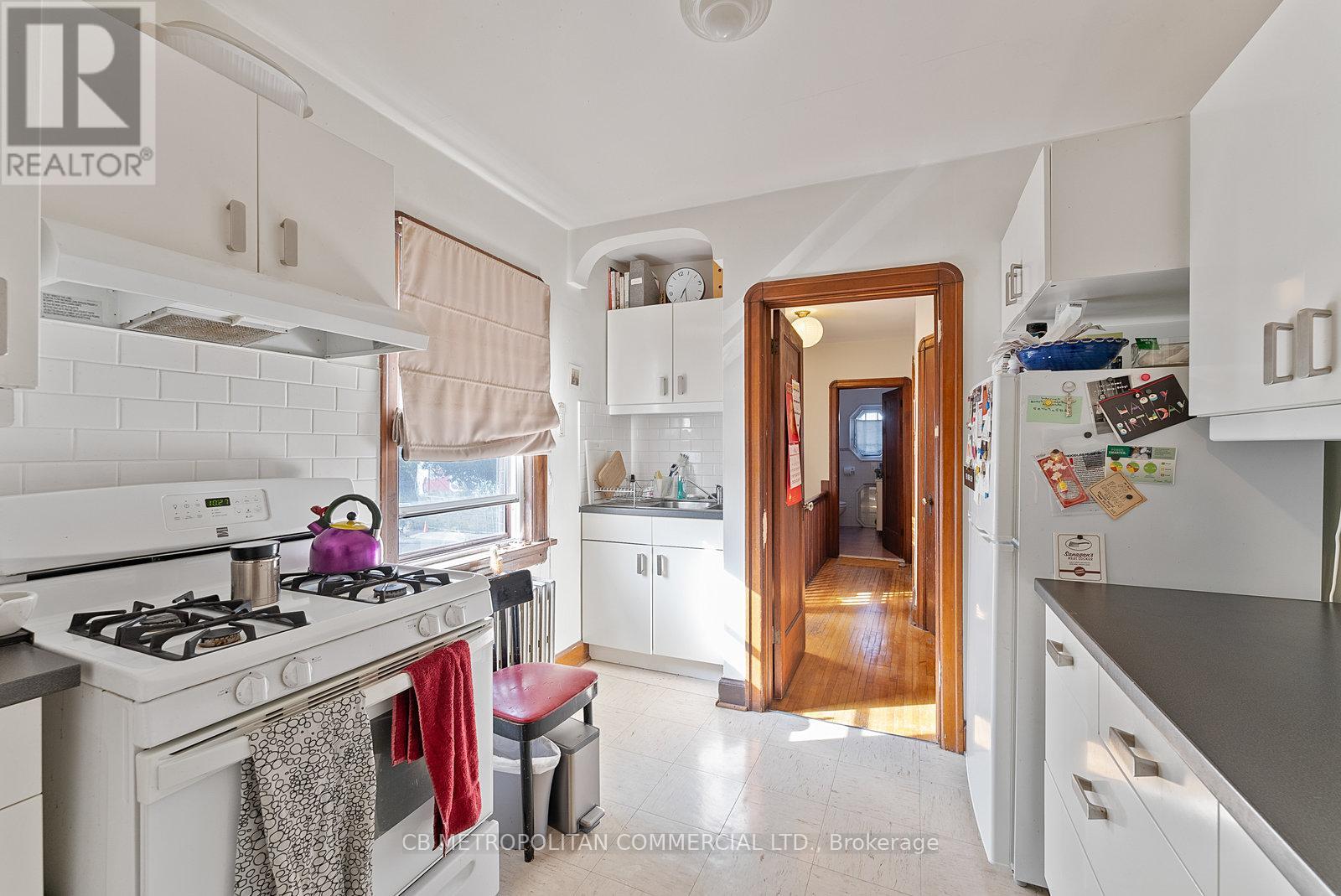 17 Augusta Avenue, Toronto, Ontario  M5T 2K7 - Photo 16 - C12455702