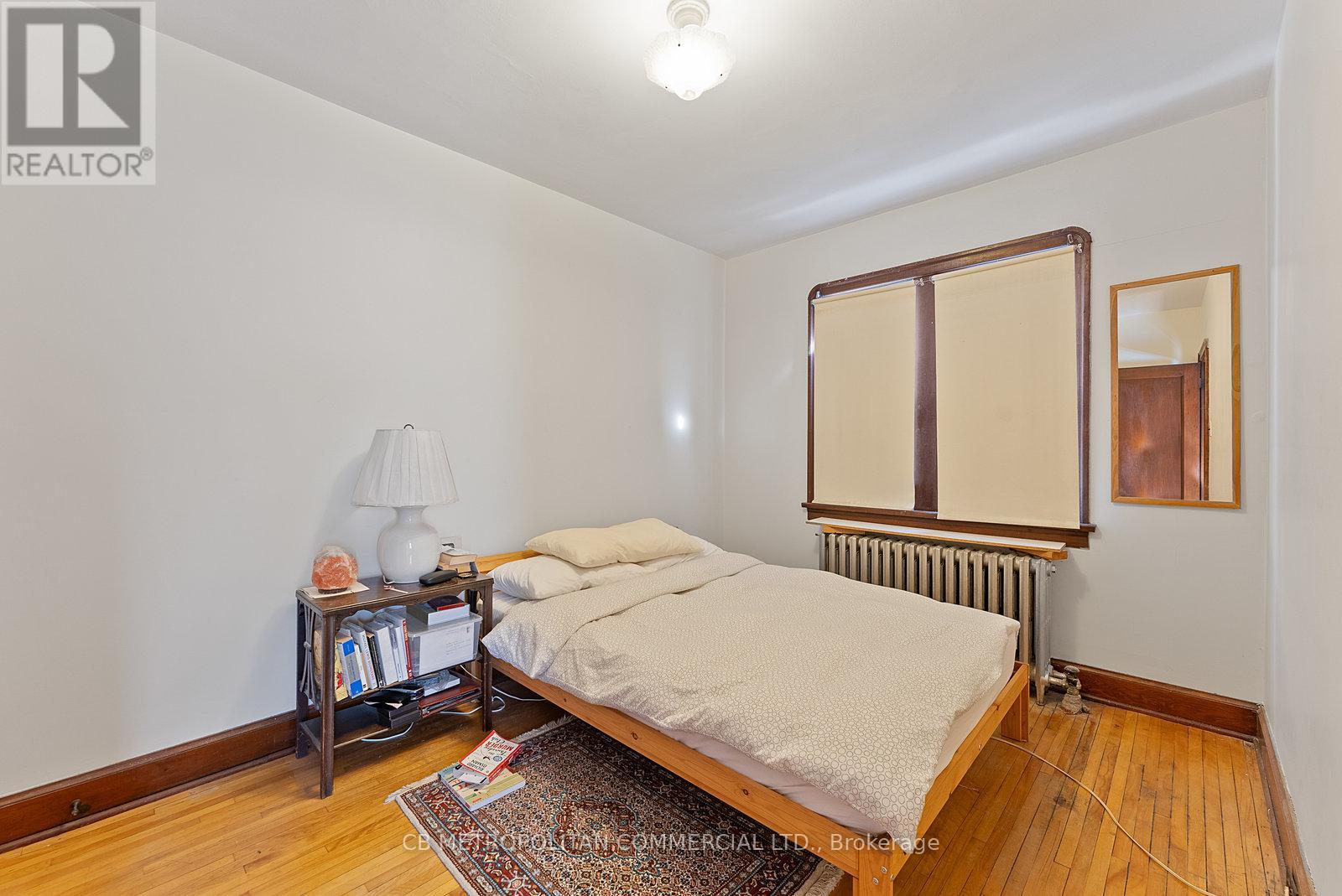 17 Augusta Avenue, Toronto, Ontario  M5T 2K7 - Photo 21 - C12455702