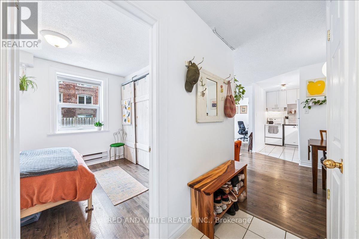 103 - 114 Vaughan Road, Toronto, Ontario  M6C 2M1 - Photo 12 - C12455709