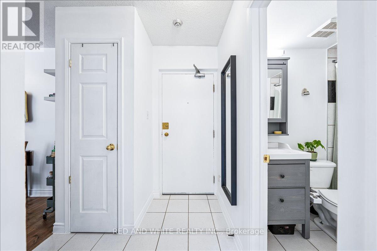 103 - 114 Vaughan Road, Toronto, Ontario  M6C 2M1 - Photo 5 - C12455709