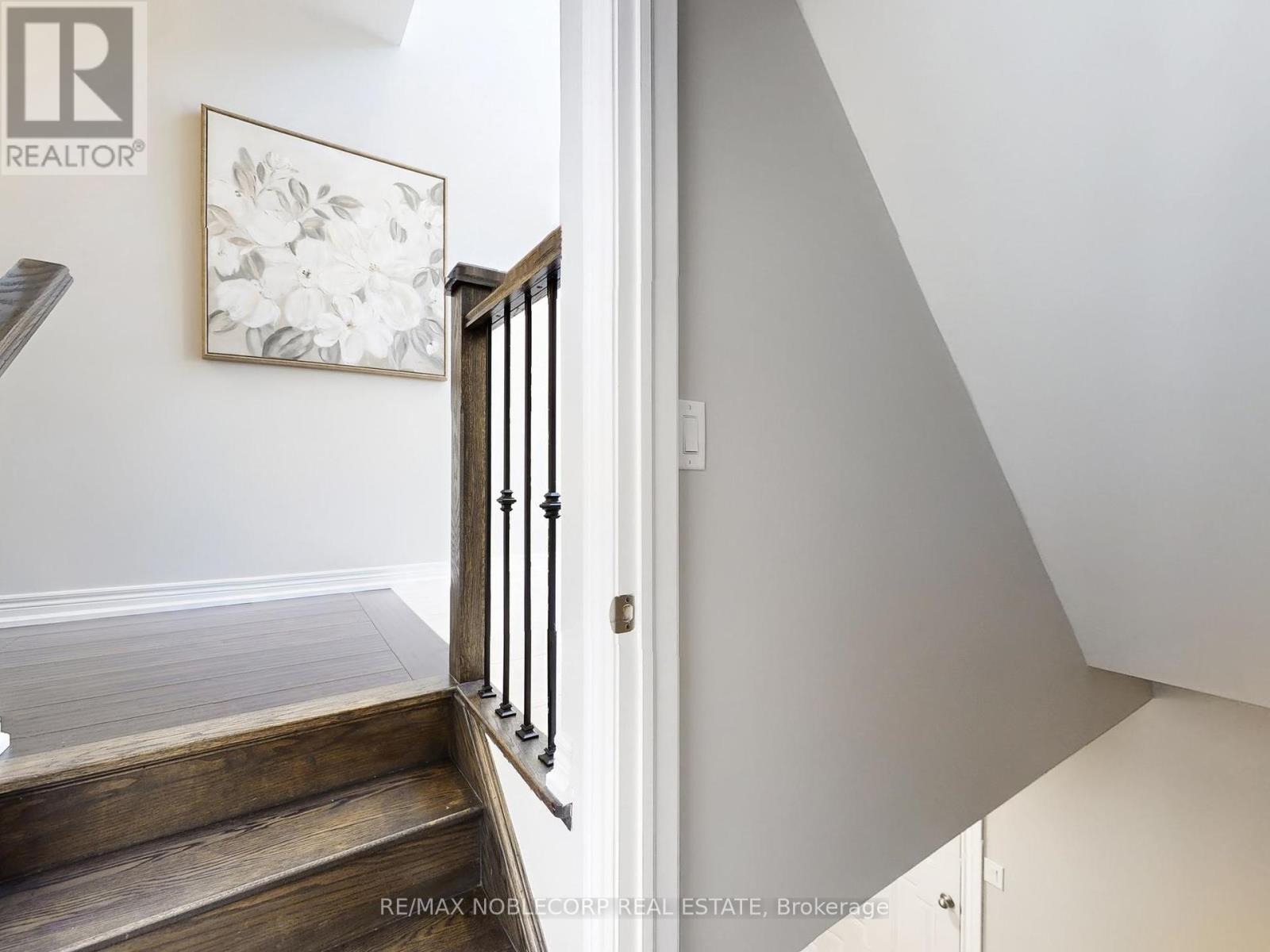 593 Settlers Road W, Oakville, Ontario  L6M 4K6 - Photo 8 - W12455681