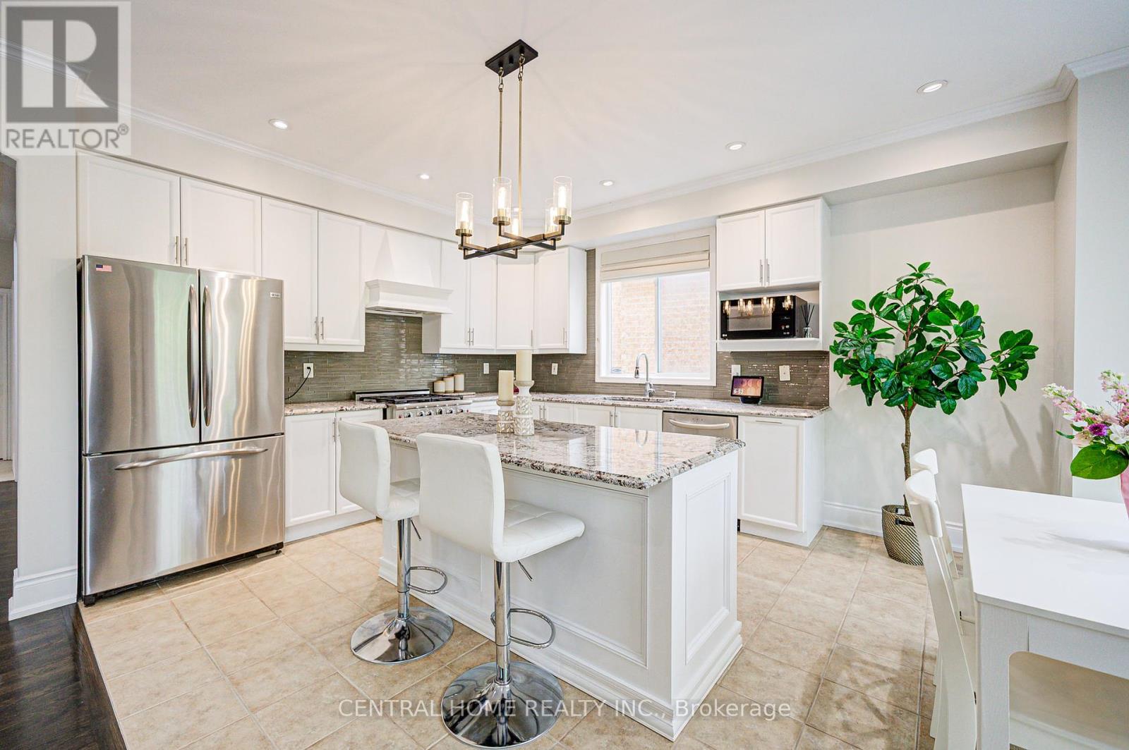 116 Wood Rim Drive, Richmond Hill, Ontario  L4E 4N8 - Photo 14 - N12455707