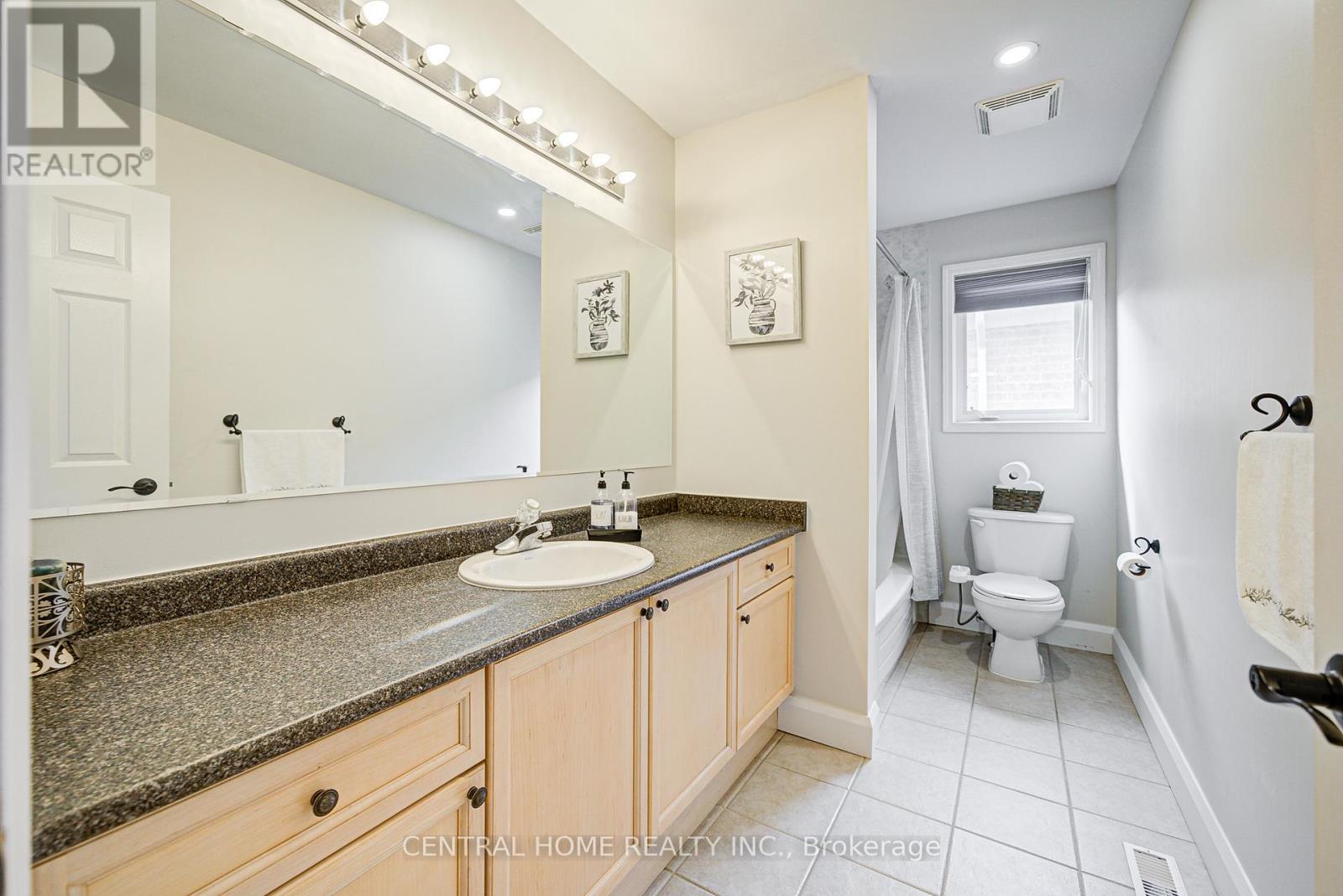 116 Wood Rim Drive, Richmond Hill, Ontario  L4E 4N8 - Photo 19 - N12455707
