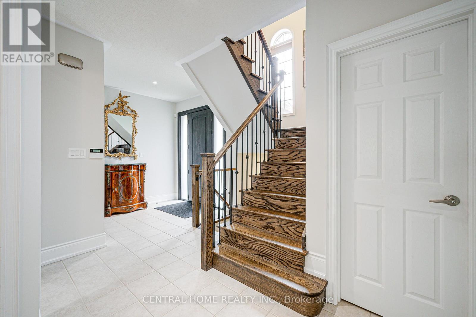 116 Wood Rim Drive, Richmond Hill, Ontario  L4E 4N8 - Photo 3 - N12455707