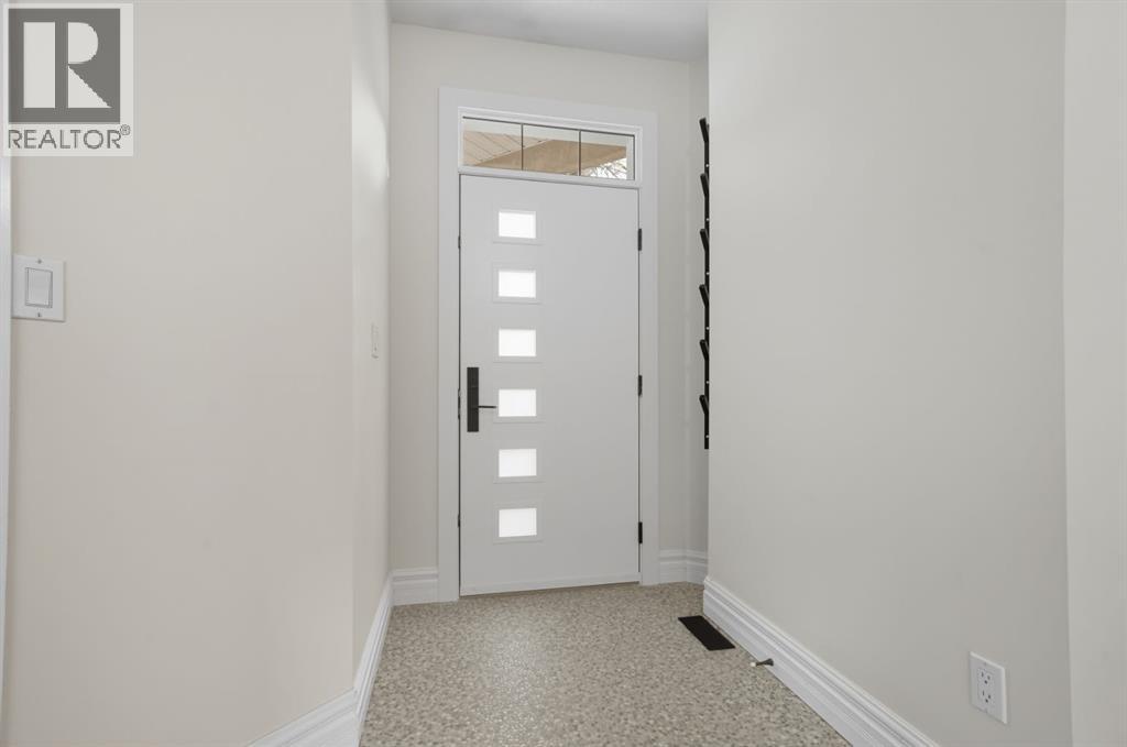 2113 Broadview Road Nw, Calgary, Alberta  T2N 3J1 - Photo 5 - A2262956