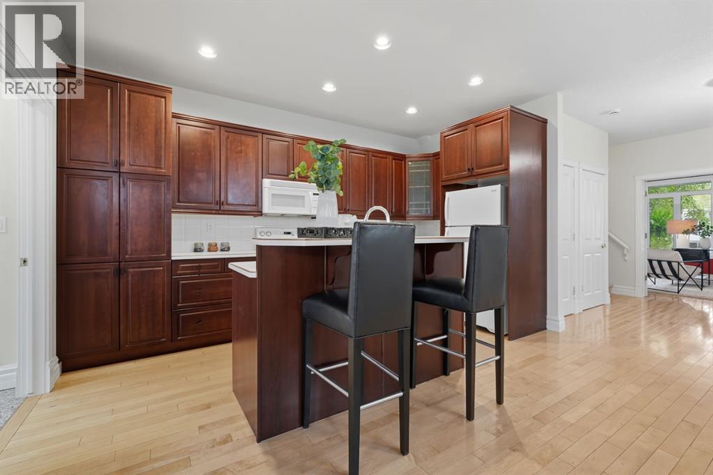 2113 Broadview Road Nw, Calgary, Alberta  T2N 3J1 - Photo 10 - A2262956