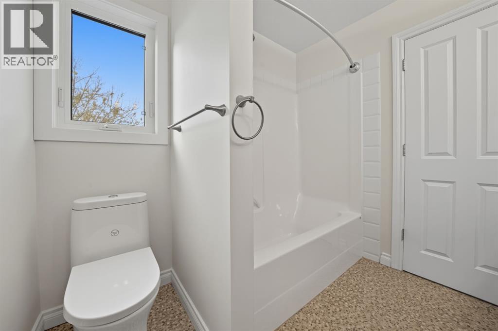 2113 Broadview Road Nw, Calgary, Alberta  T2N 3J1 - Photo 36 - A2262956
