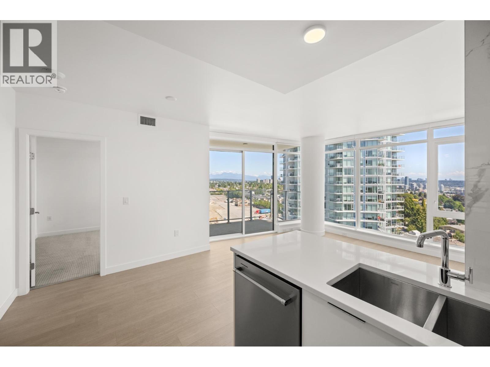 1305 7683 Park Crescent, Burnaby, British Columbia  V3N 0J4 - Photo 6 - R3056481