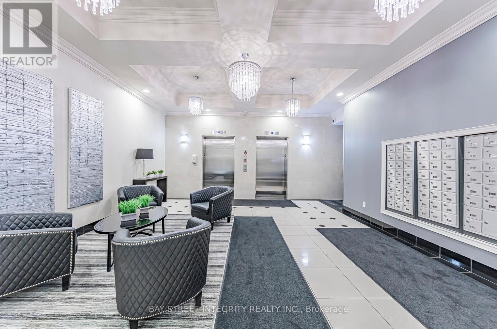 307 - 5327 Upper Middle Road, Burlington, Ontario  L7L 0E9 - Photo 4 - W12455704