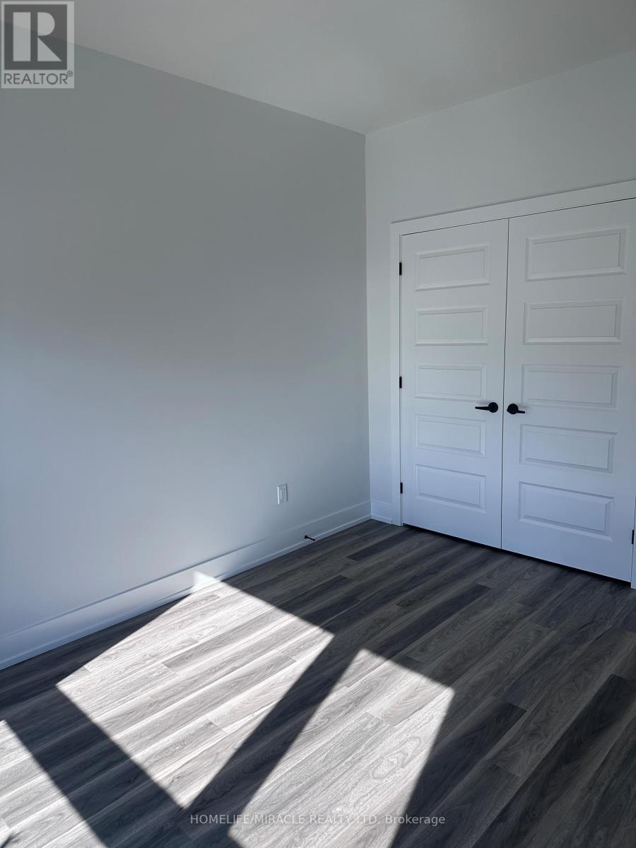 110 - 1100 Lackner Place, Kitchener, Ontario  N2A 0M1 - Photo 8 - X12455713