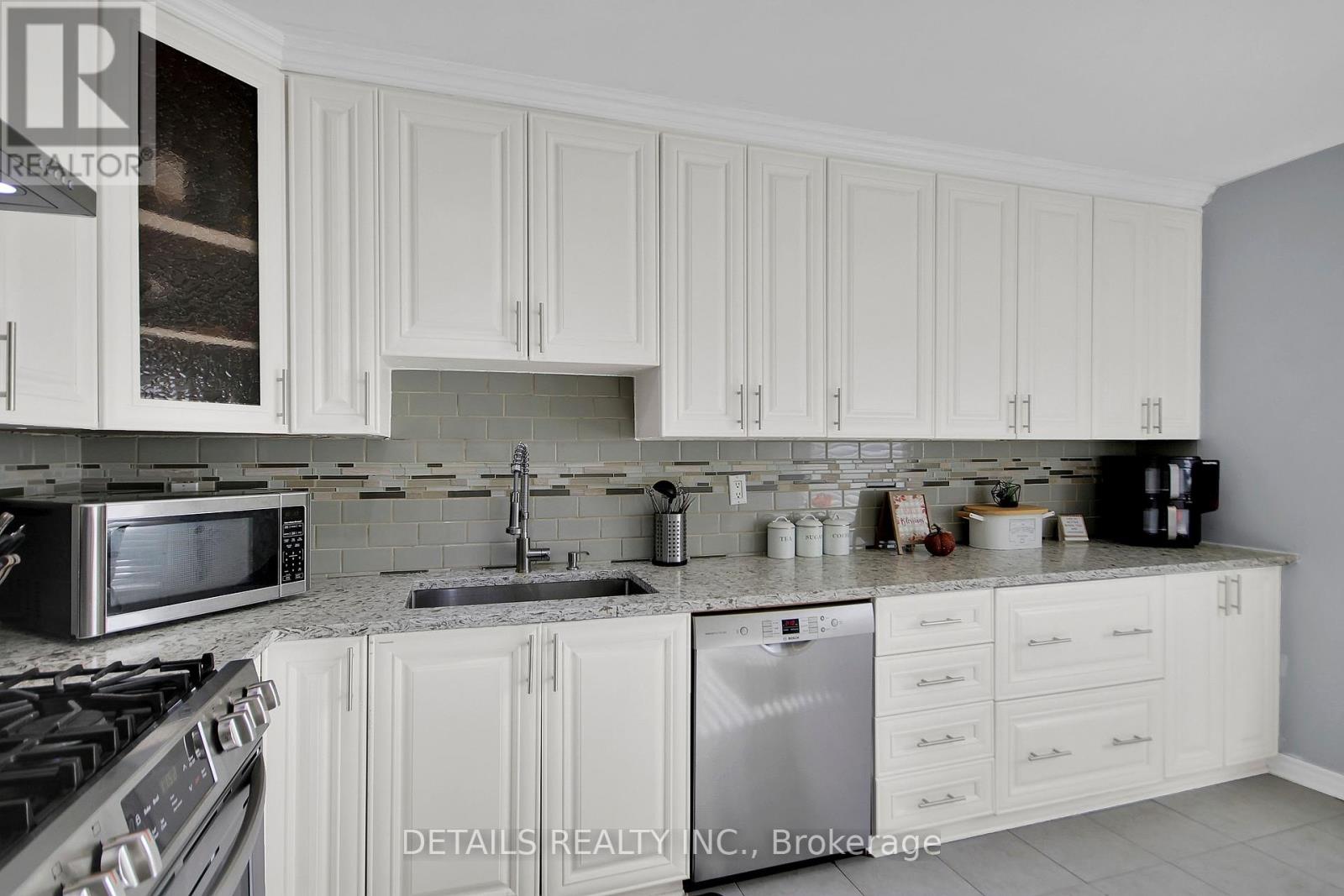 2 - 3575 Downpatrick Road E, Ottawa, Ontario  K1V 8T3 - Photo 3 - X12455732