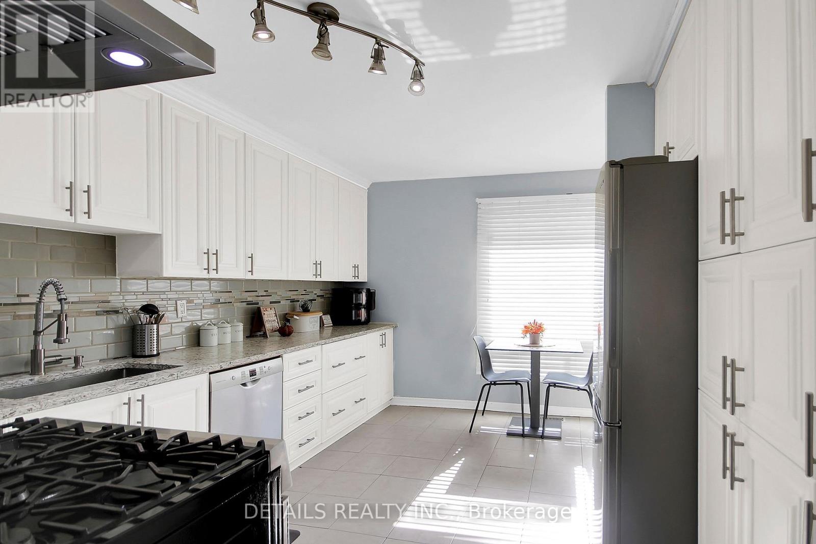 2 - 3575 Downpatrick Road E, Ottawa, Ontario  K1V 8T3 - Photo 4 - X12455732