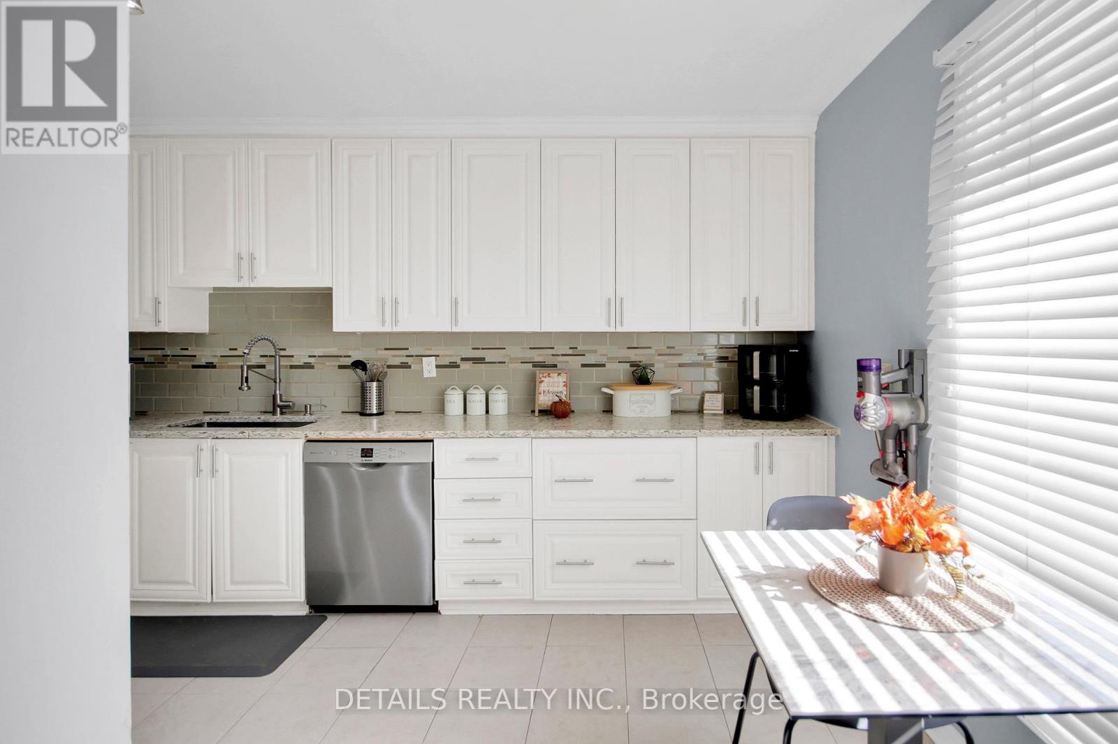 2 - 3575 Downpatrick Road E, Ottawa, Ontario  K1V 8T3 - Photo 7 - X12455732
