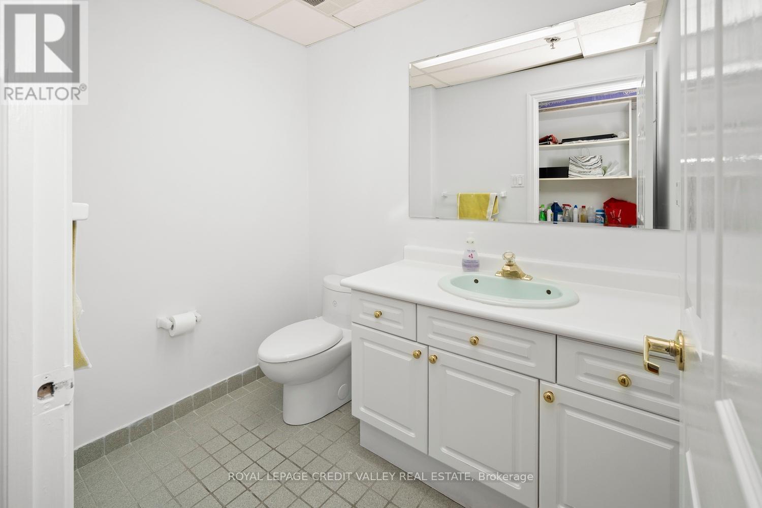201 - 335 Renfrew Drive, Markham, Ontario  L3R 9S9 - Photo 16 - N12190149