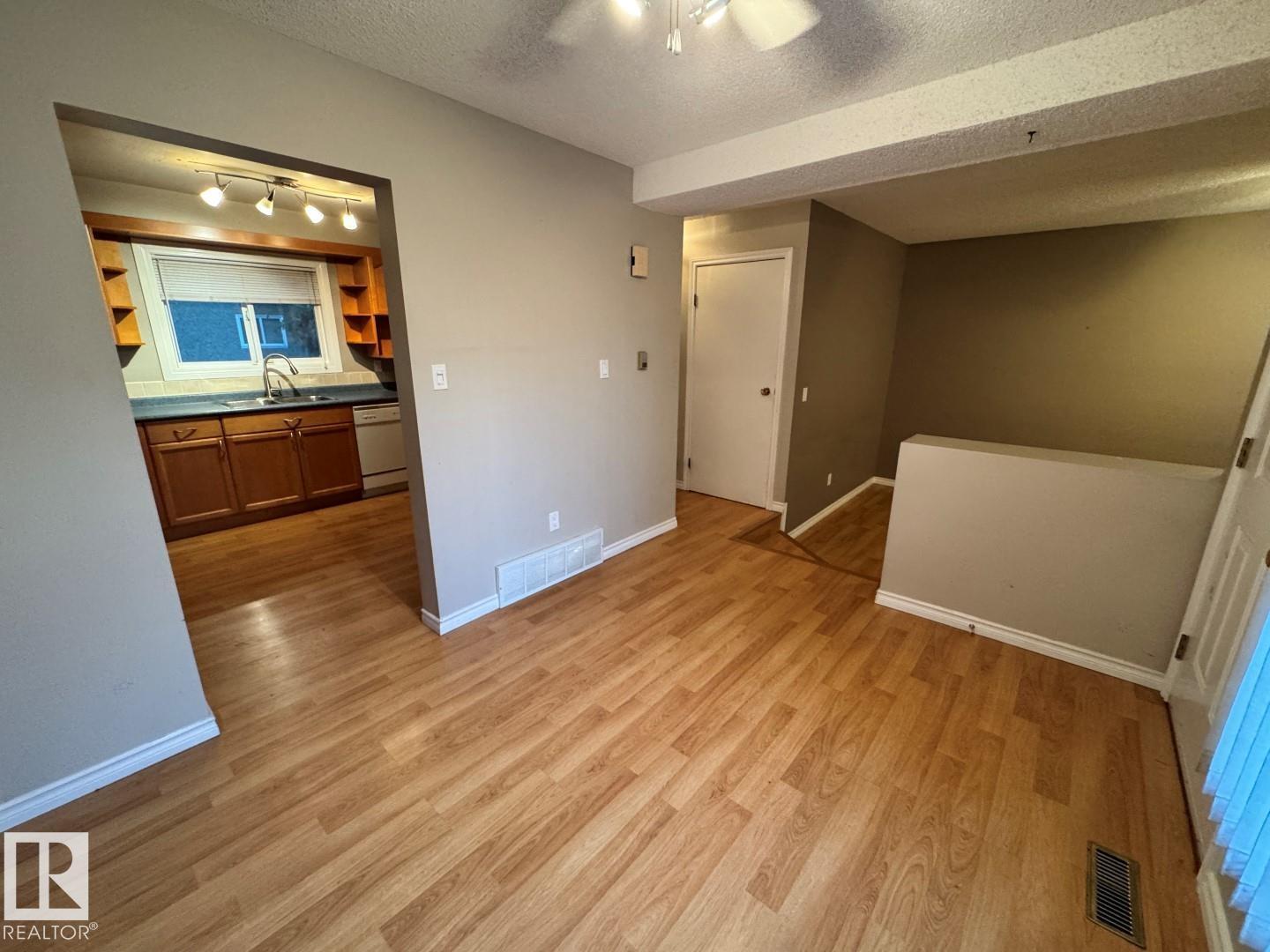 #69 3812 20 Av Nw, Edmonton, Alberta  T6L 4B2 - Photo 5 - E4461601