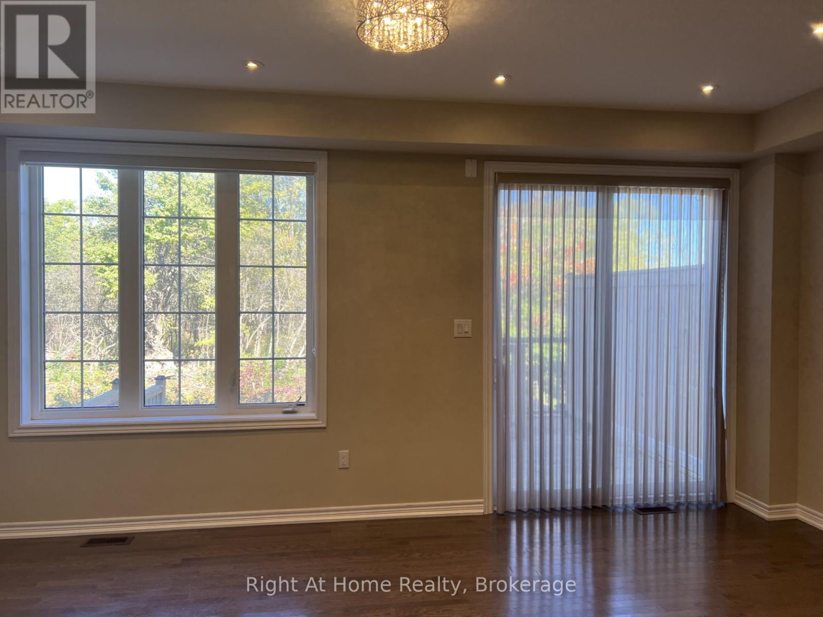 3277 Mockingbird Common, Oakville, Ontario  L6H 0W9 - Photo 7 - W12455715