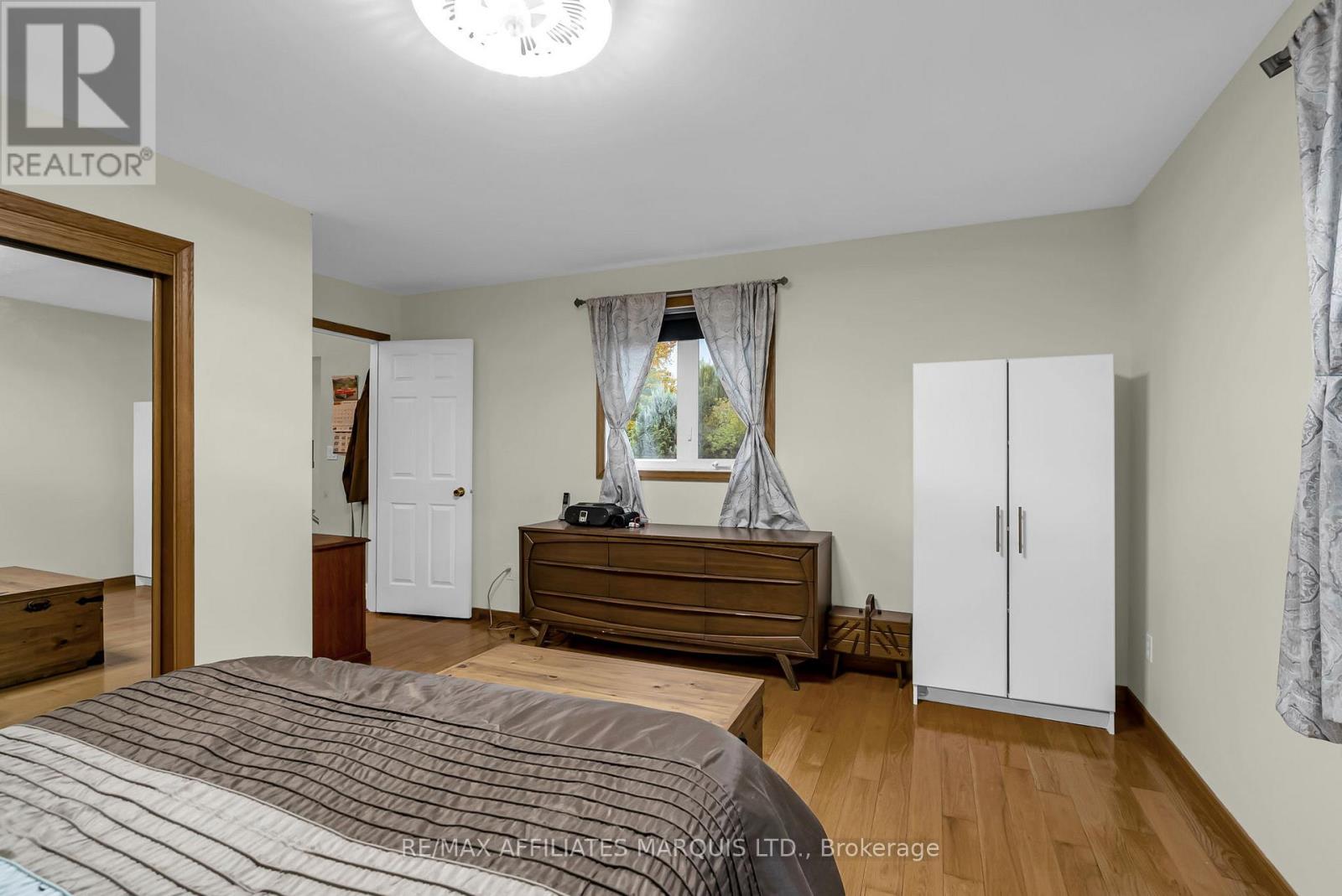 21895 Seguin Mill Street, North Glengarry, Ontario  K0B 1H0 - Photo 14 - X12455717
